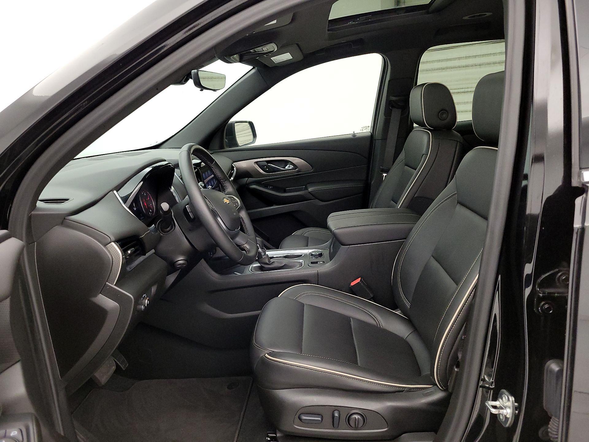 Thumbnail: 2023 Chevrolet Traverse - 11