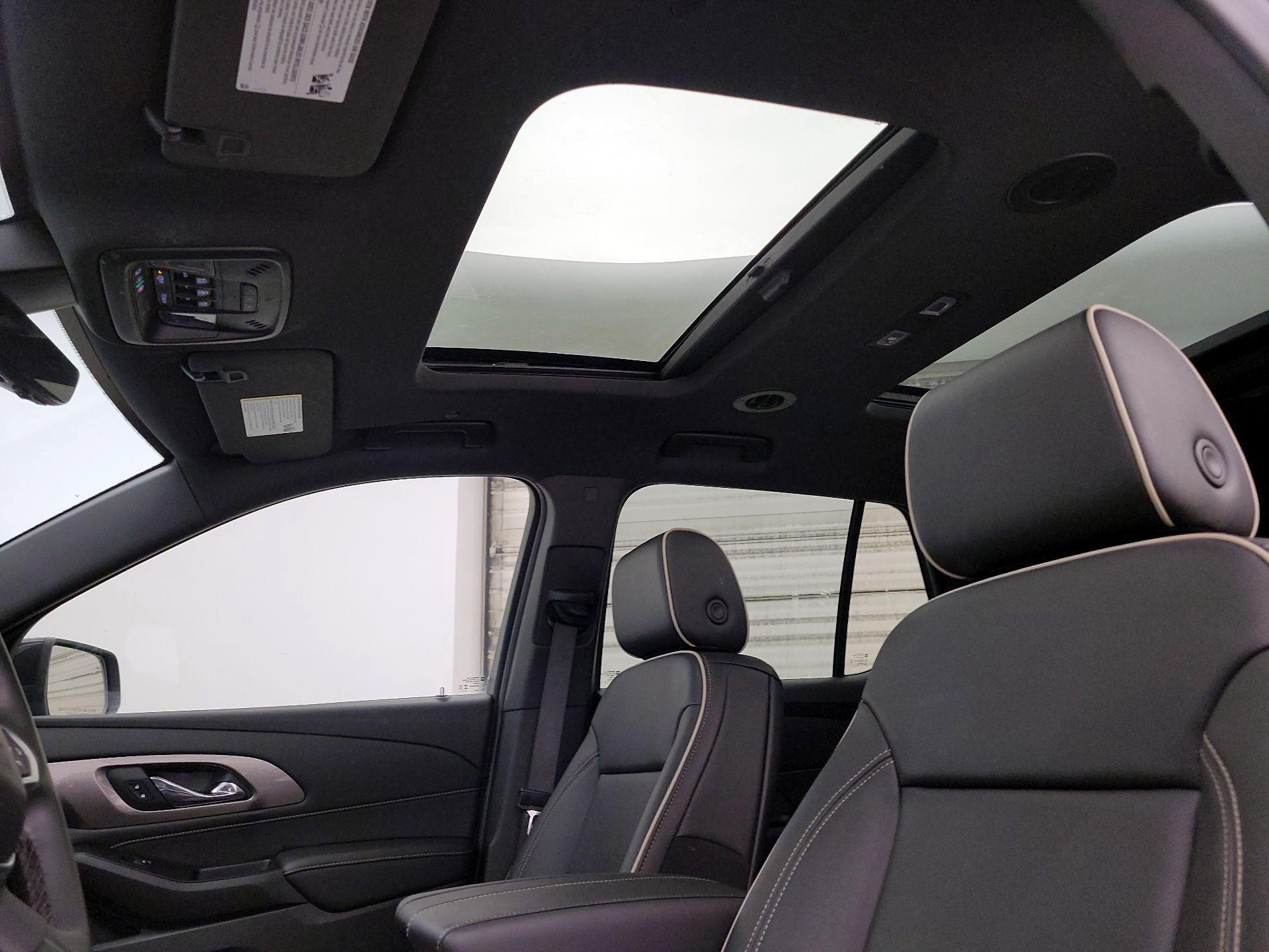 Thumbnail: 2023 Chevrolet Traverse - 19