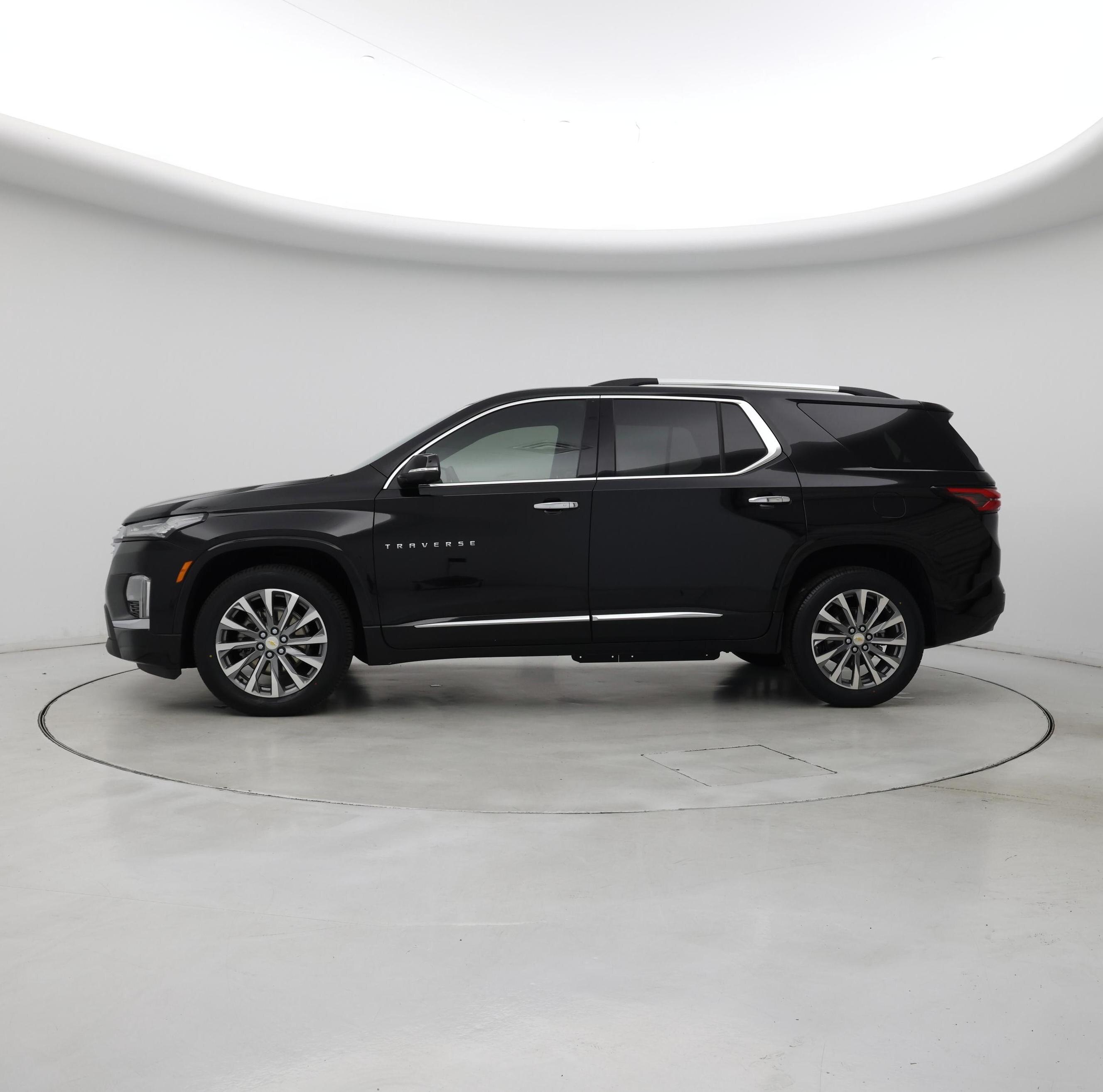 Thumbnail: 2023 Chevrolet Traverse - 3