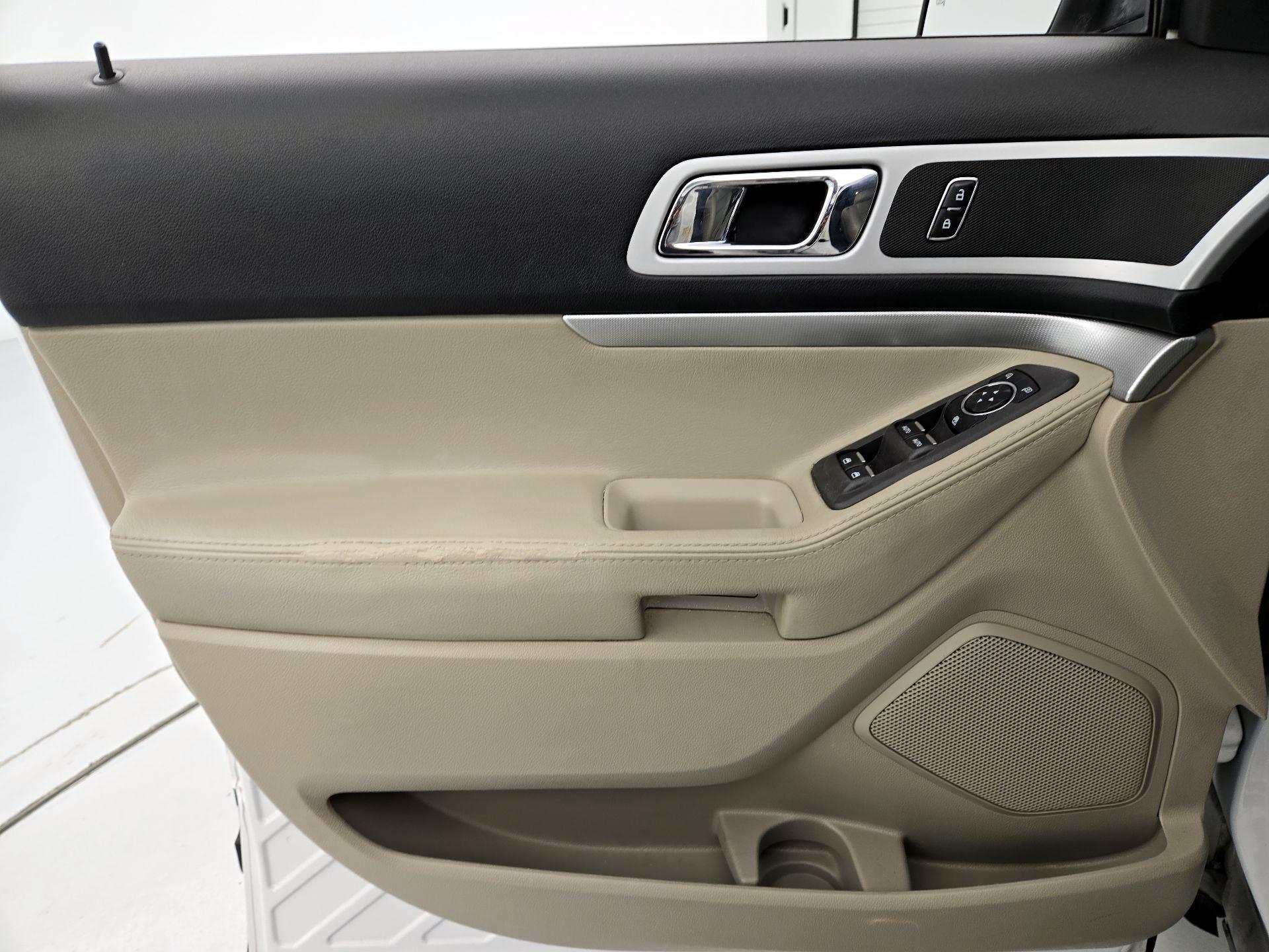 Thumbnail: 2014 Ford Explorer - 12