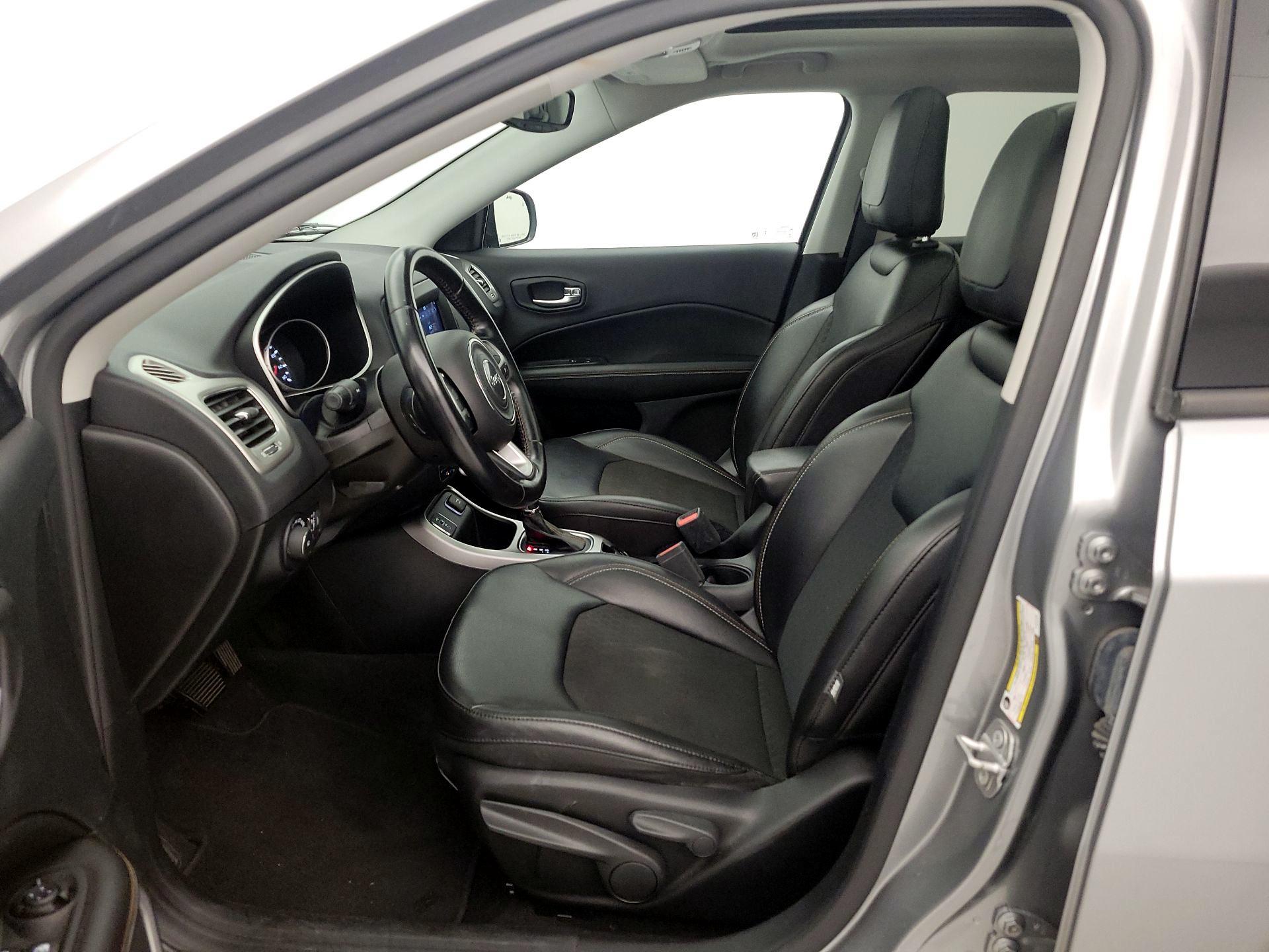 Thumbnail: 2020 Jeep Compass - 11