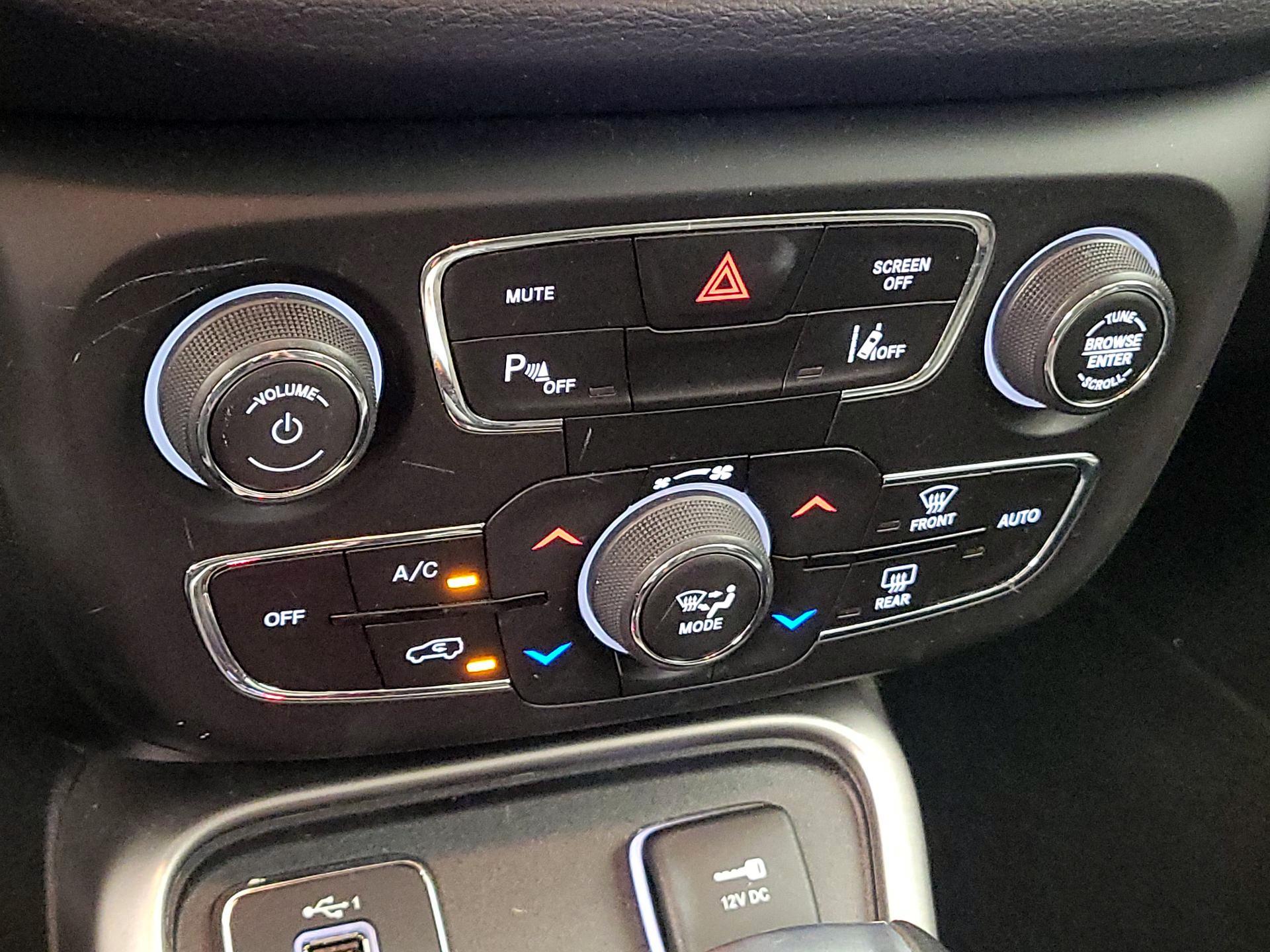 Thumbnail: 2020 Jeep Compass - 16