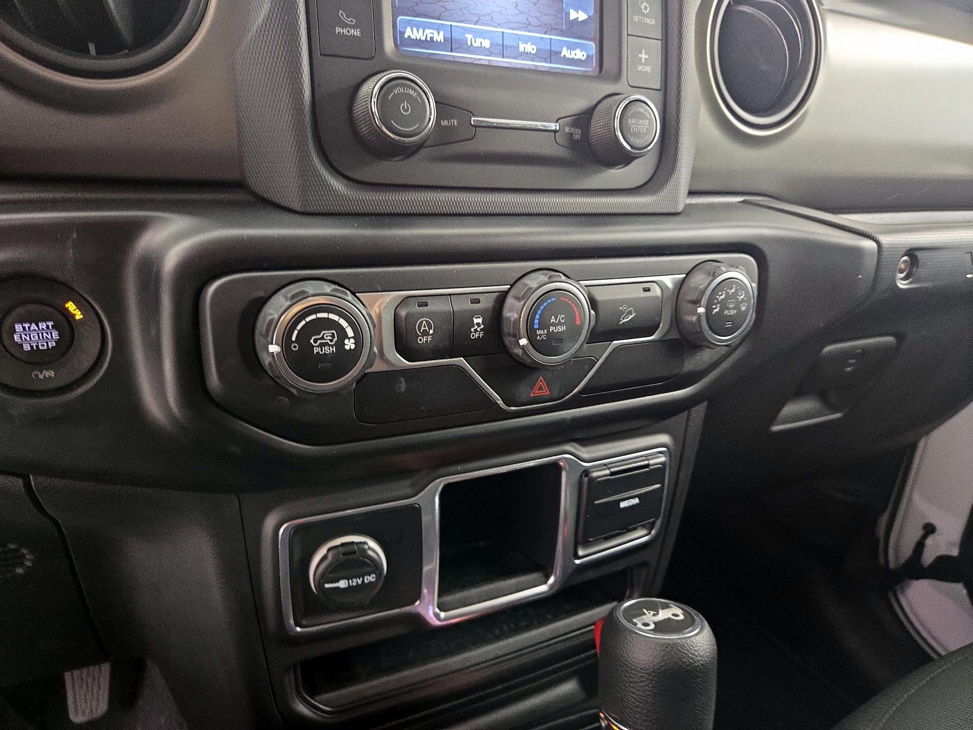Thumbnail: 2018 Jeep Wrangler - 16