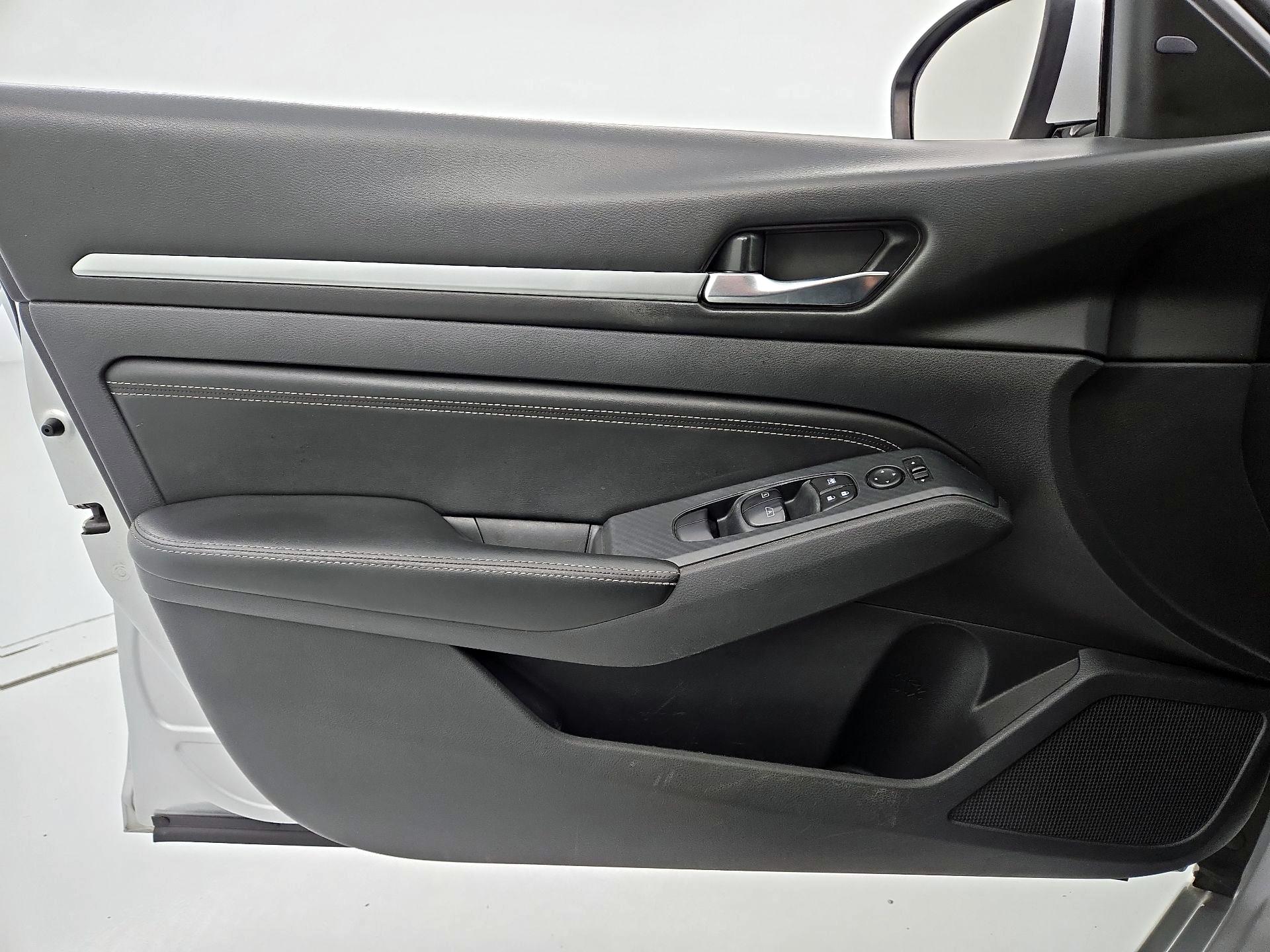 Thumbnail: 2019 Nissan Altima - 12