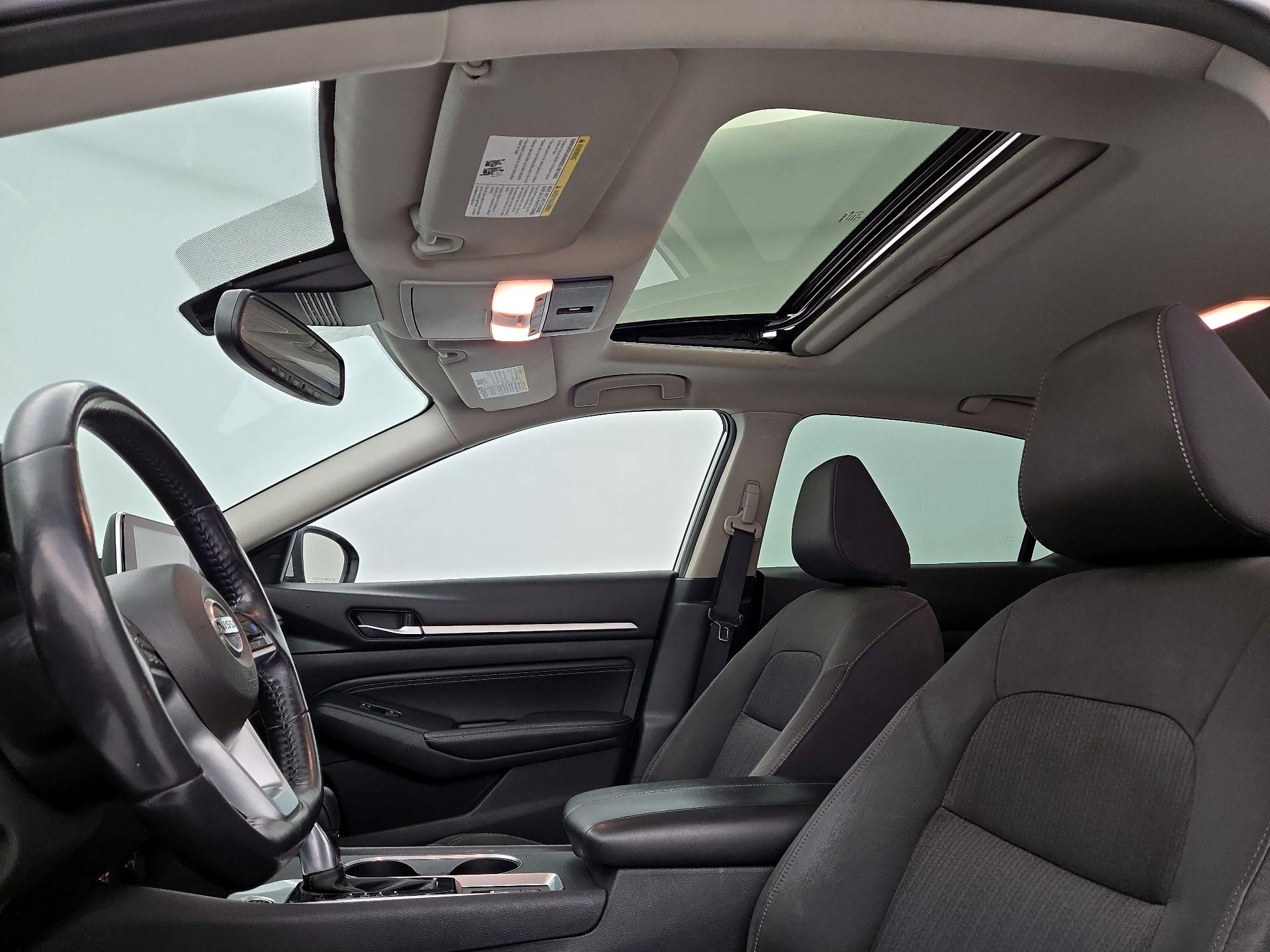 Thumbnail: 2019 Nissan Altima - 19