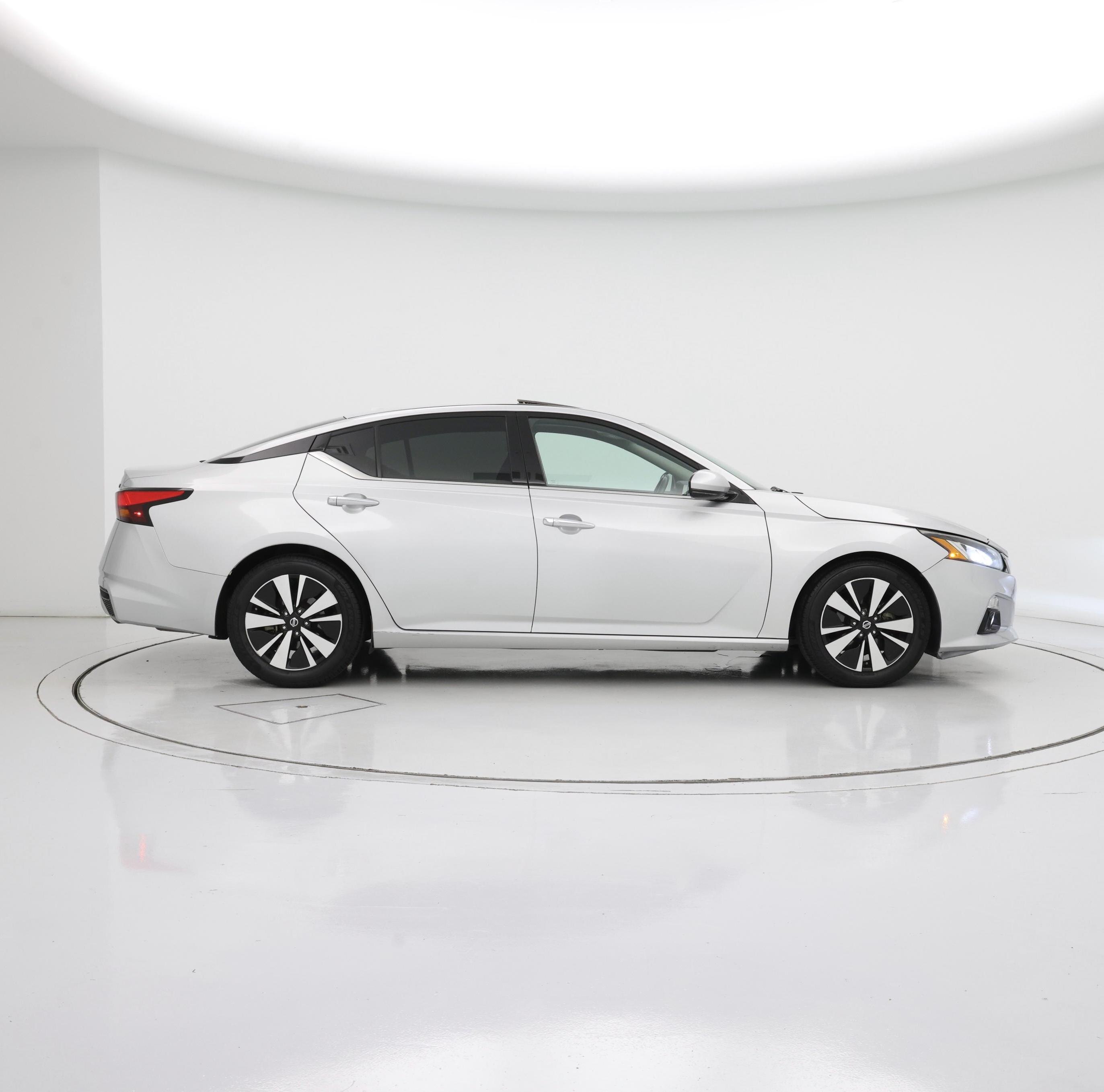 Thumbnail: 2019 Nissan Altima - 7