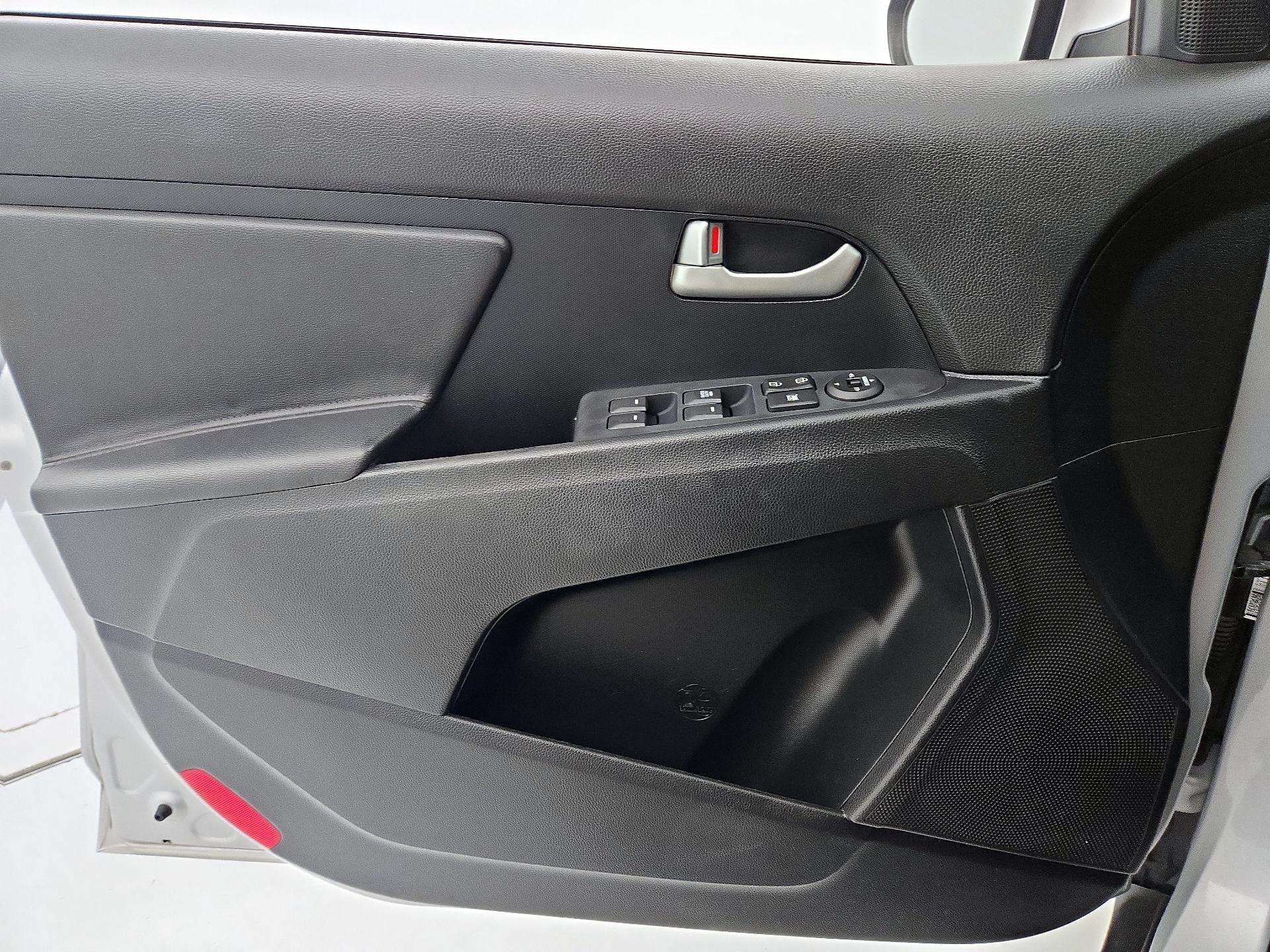 Thumbnail: 2014 Kia Sportage - 12