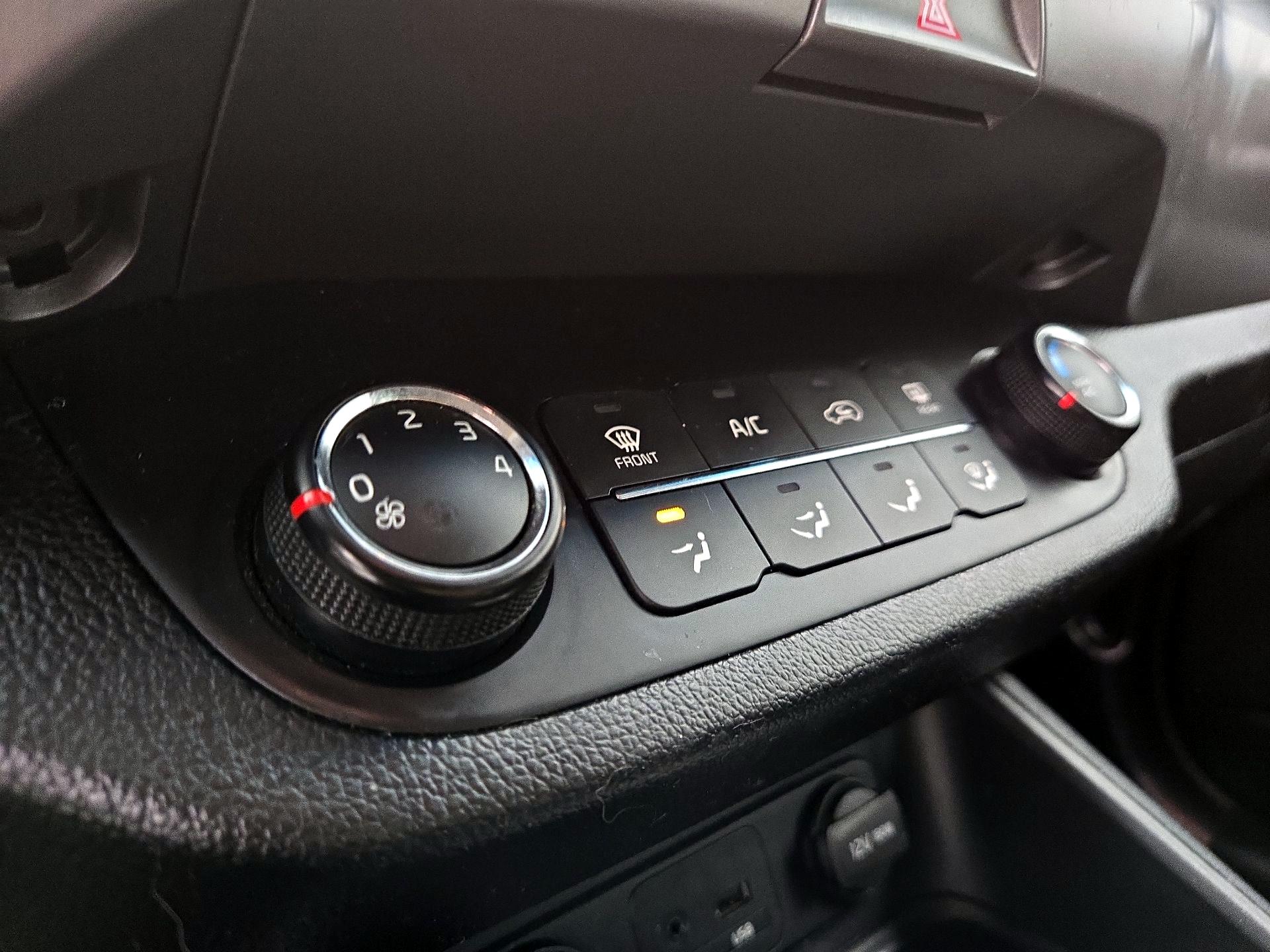 Thumbnail: 2014 Kia Sportage - 15