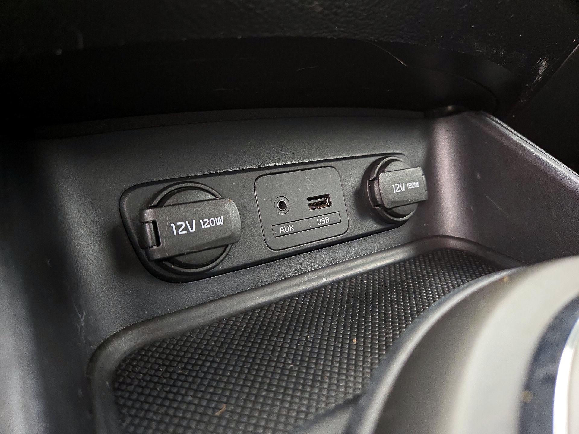 Thumbnail: 2014 Kia Sportage - 17