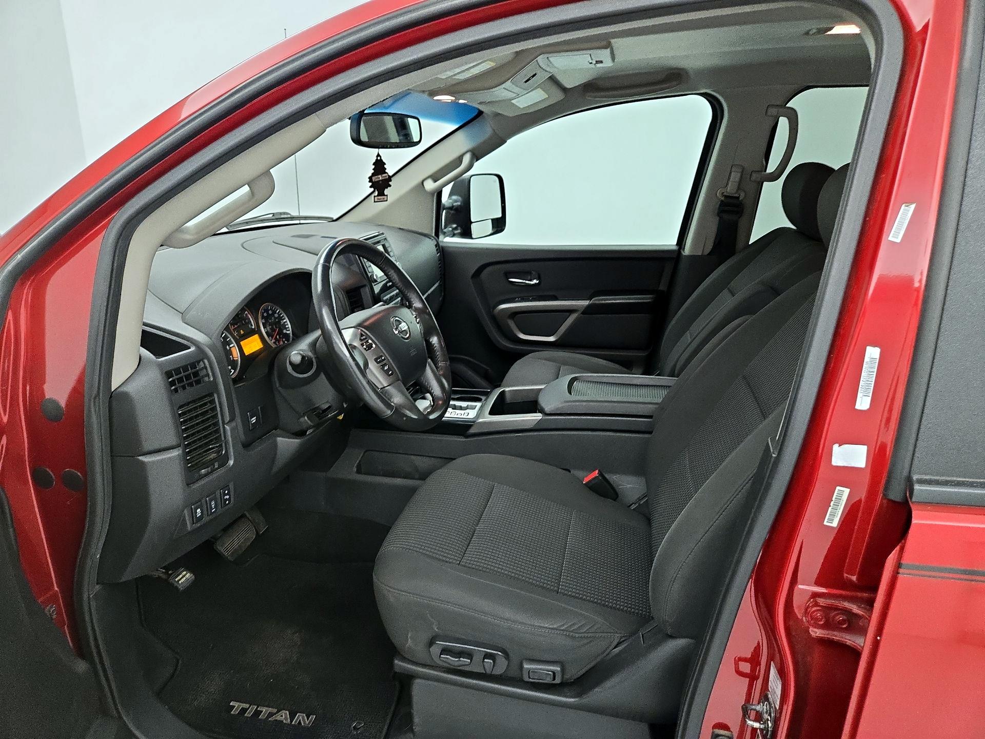 Thumbnail: 2015 Nissan Titan - 11