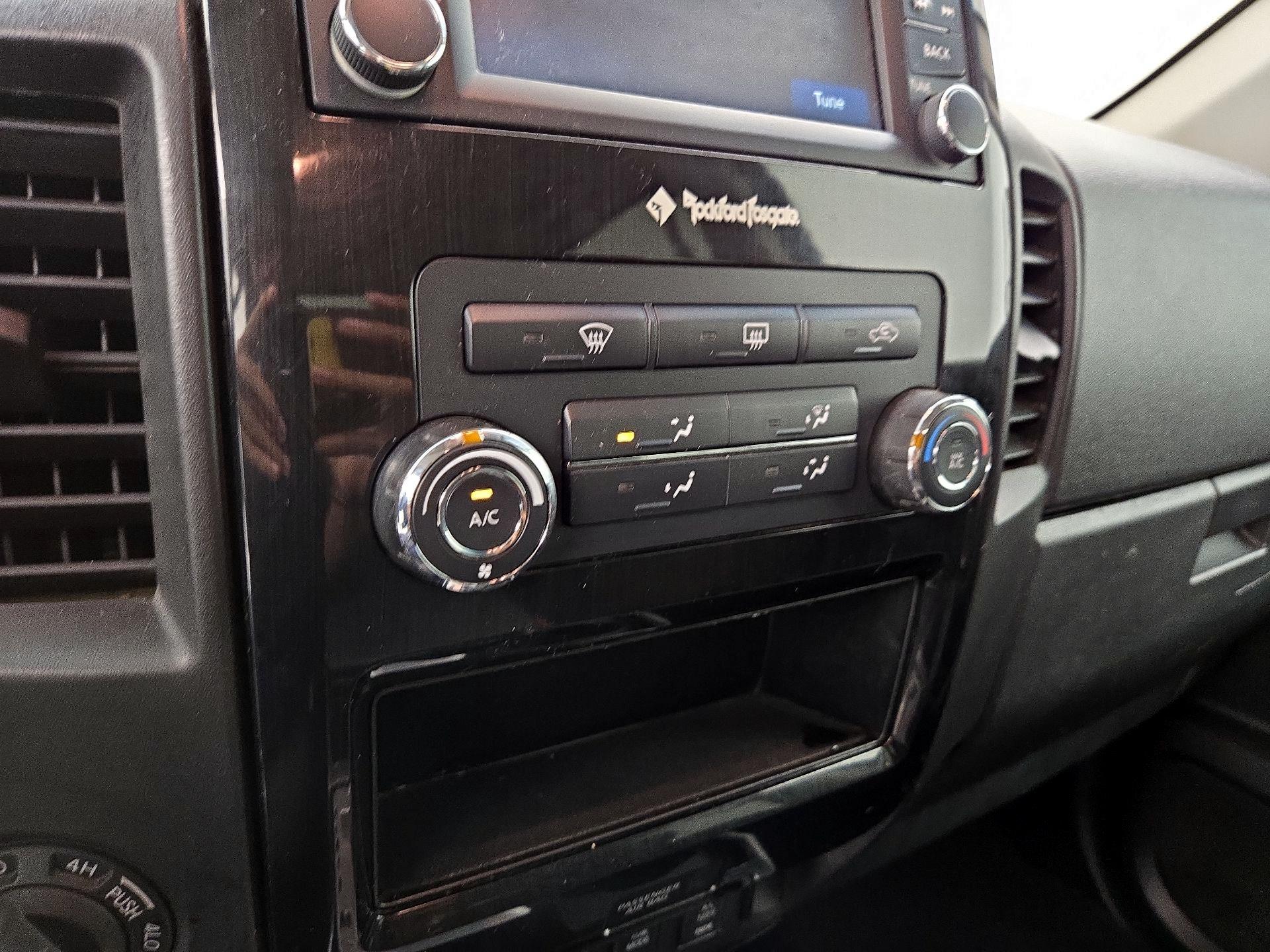 Thumbnail: 2015 Nissan Titan - 16