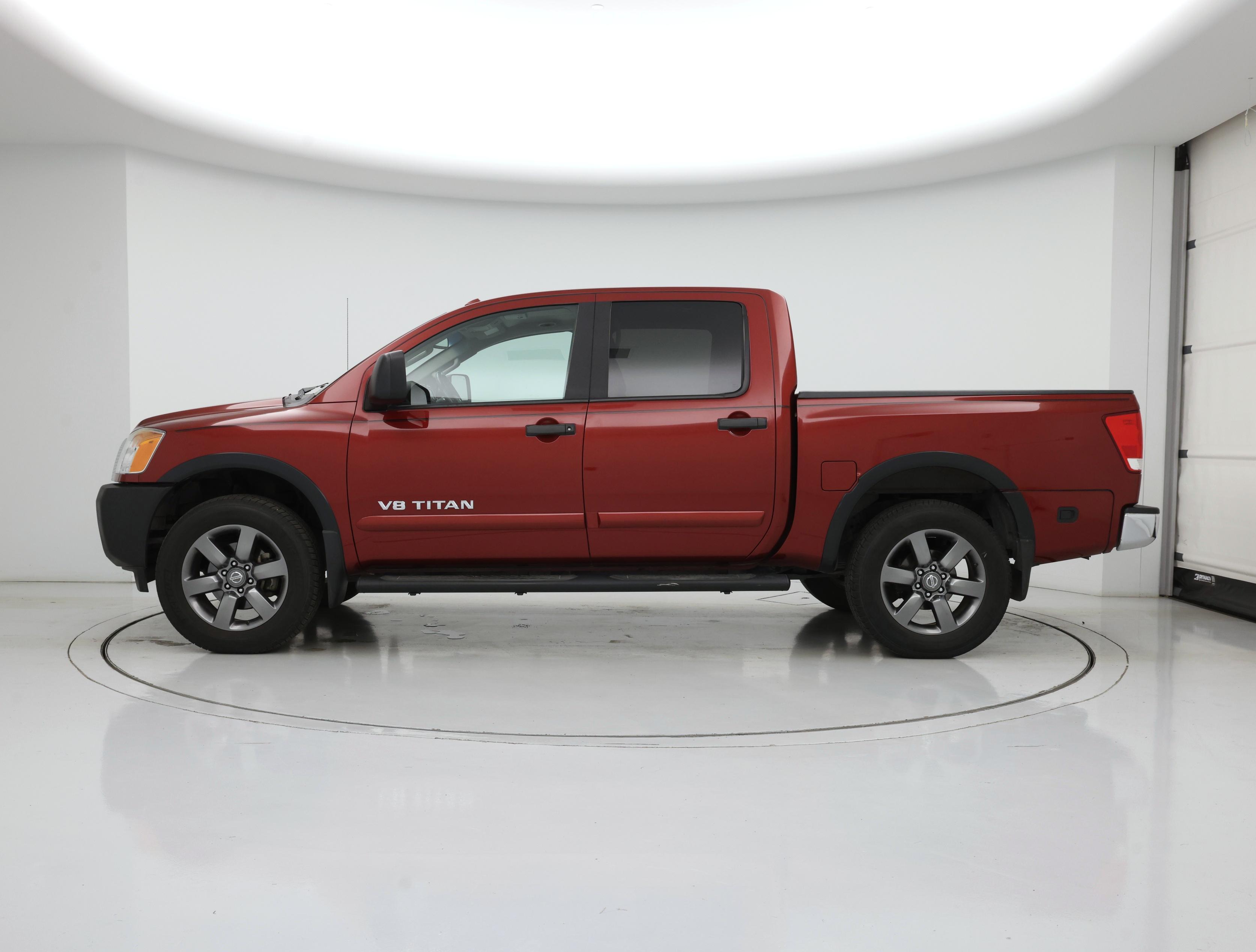 Thumbnail: 2015 Nissan Titan - 3