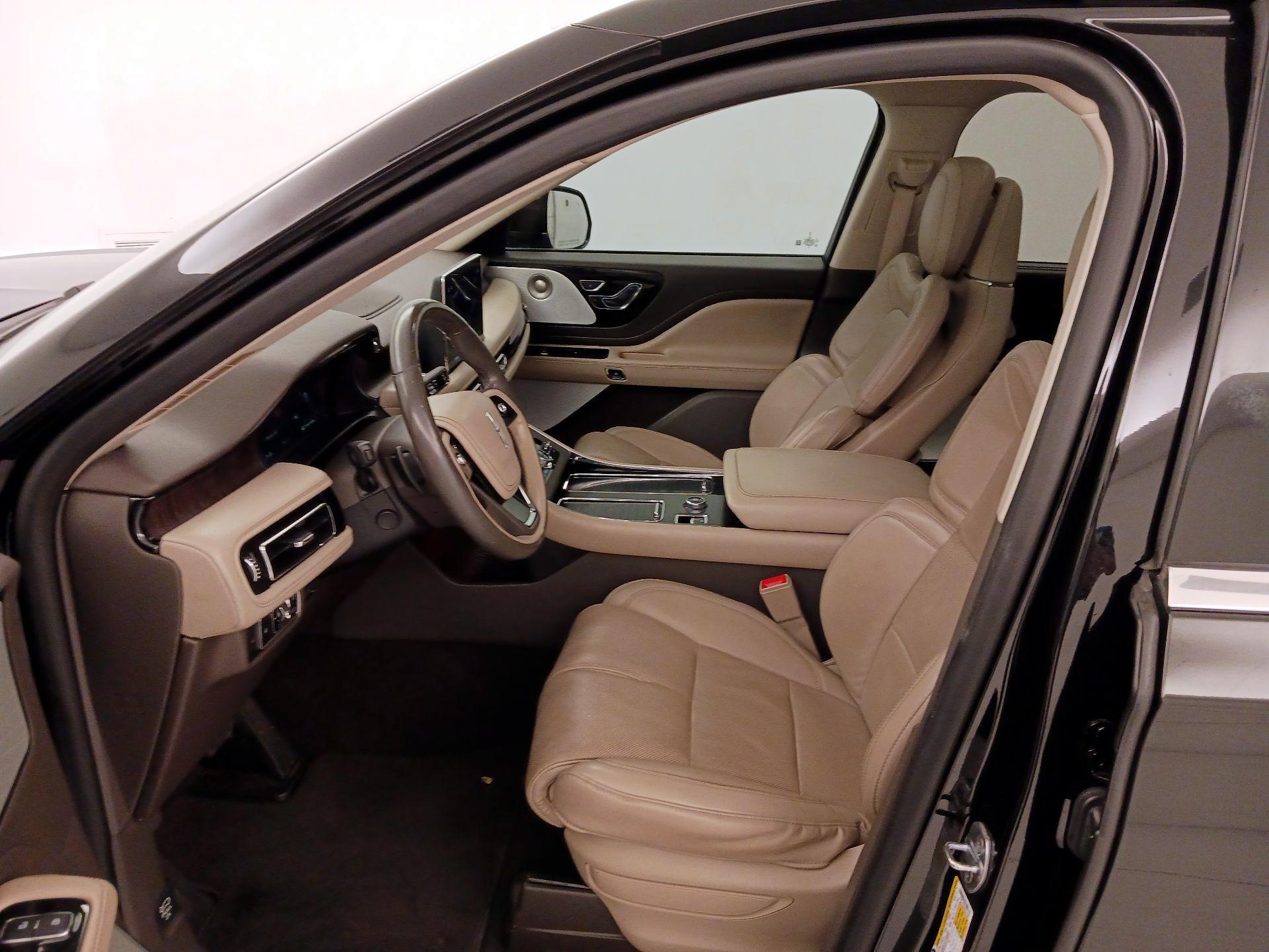 Thumbnail: 2020 Lincoln Aviator - 11