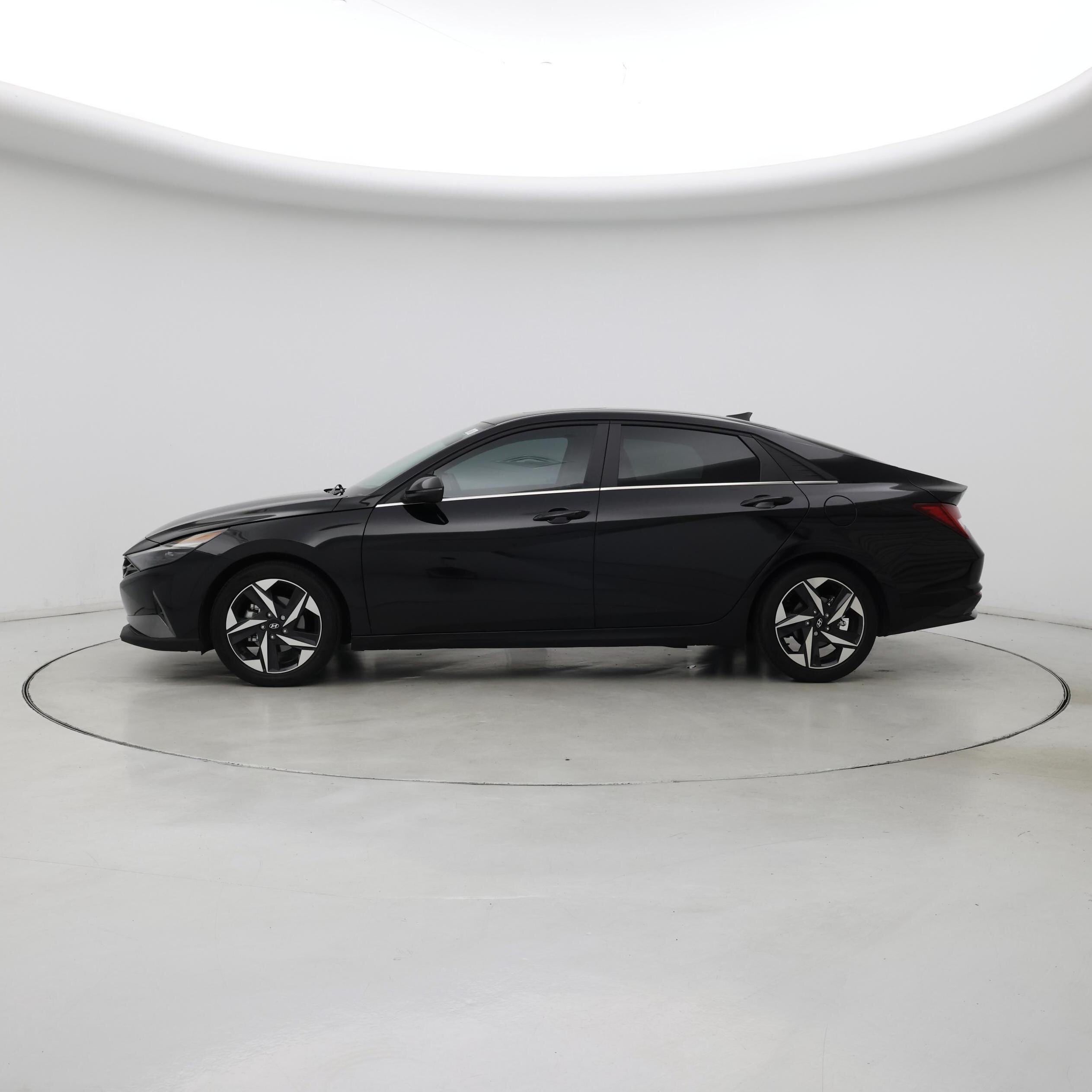 Thumbnail: 2023 Hyundai Elantra - 3