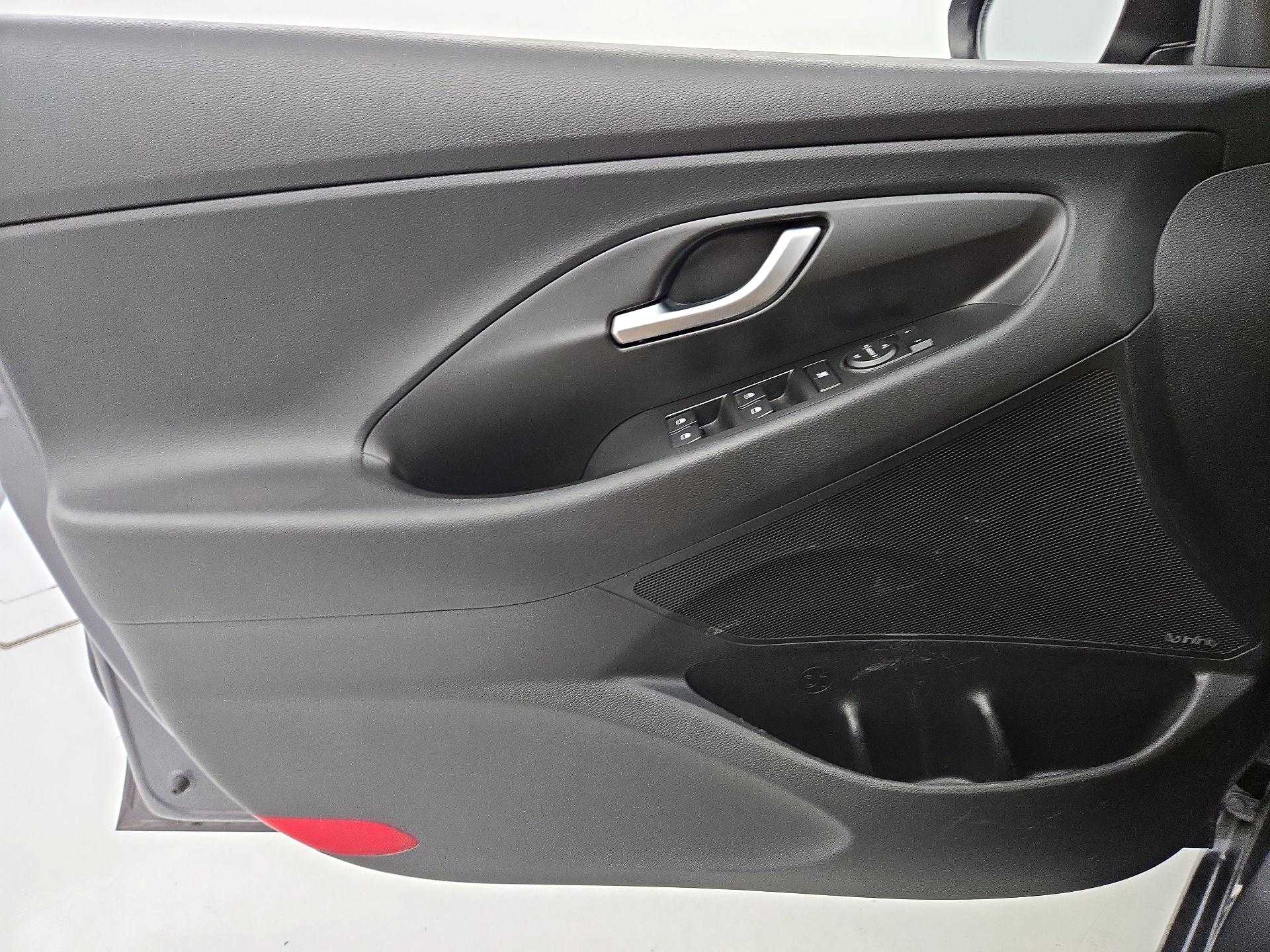 Thumbnail: 2018 Hyundai Elantra - 12