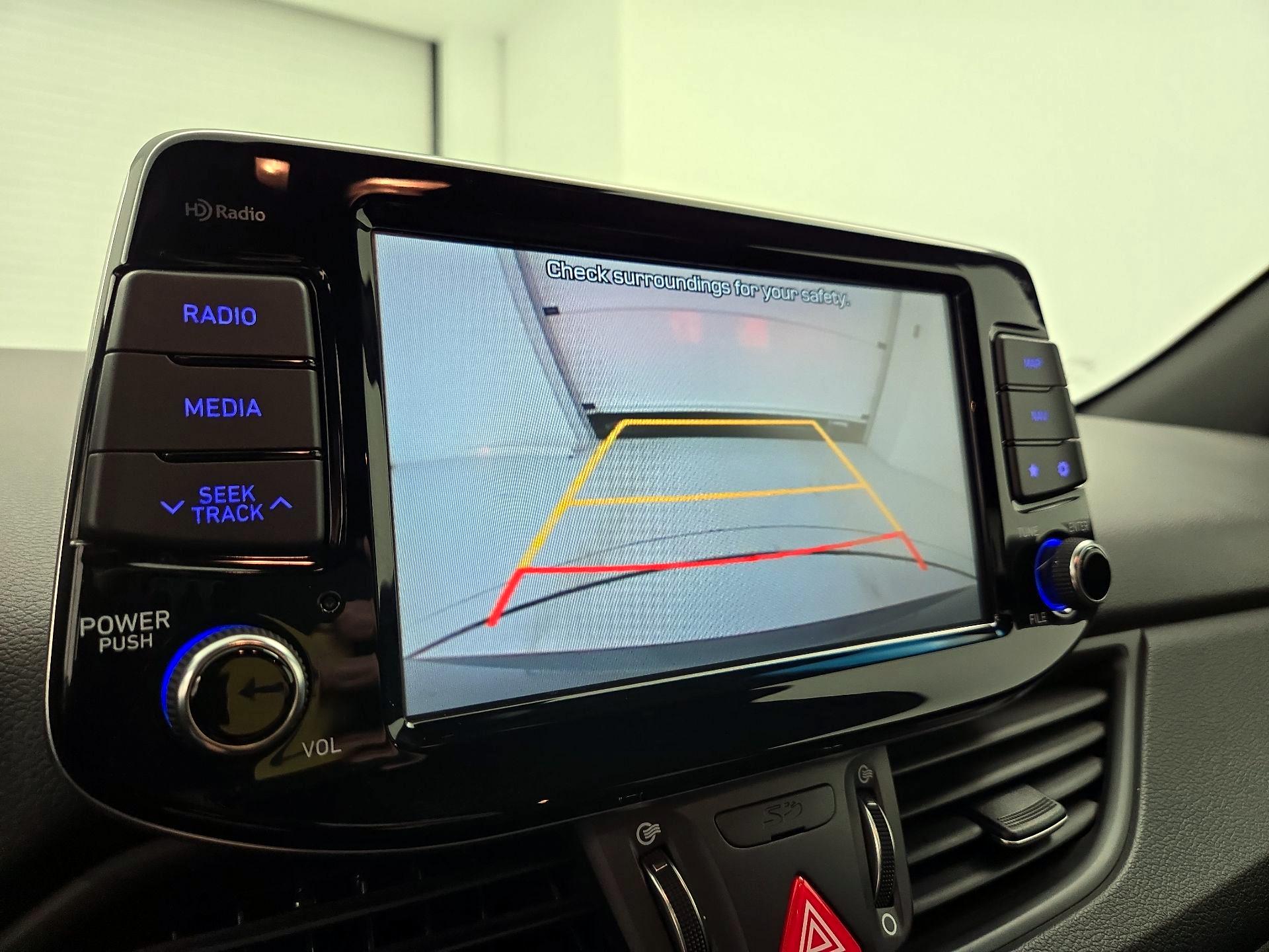 Thumbnail: 2018 Hyundai Elantra - 15