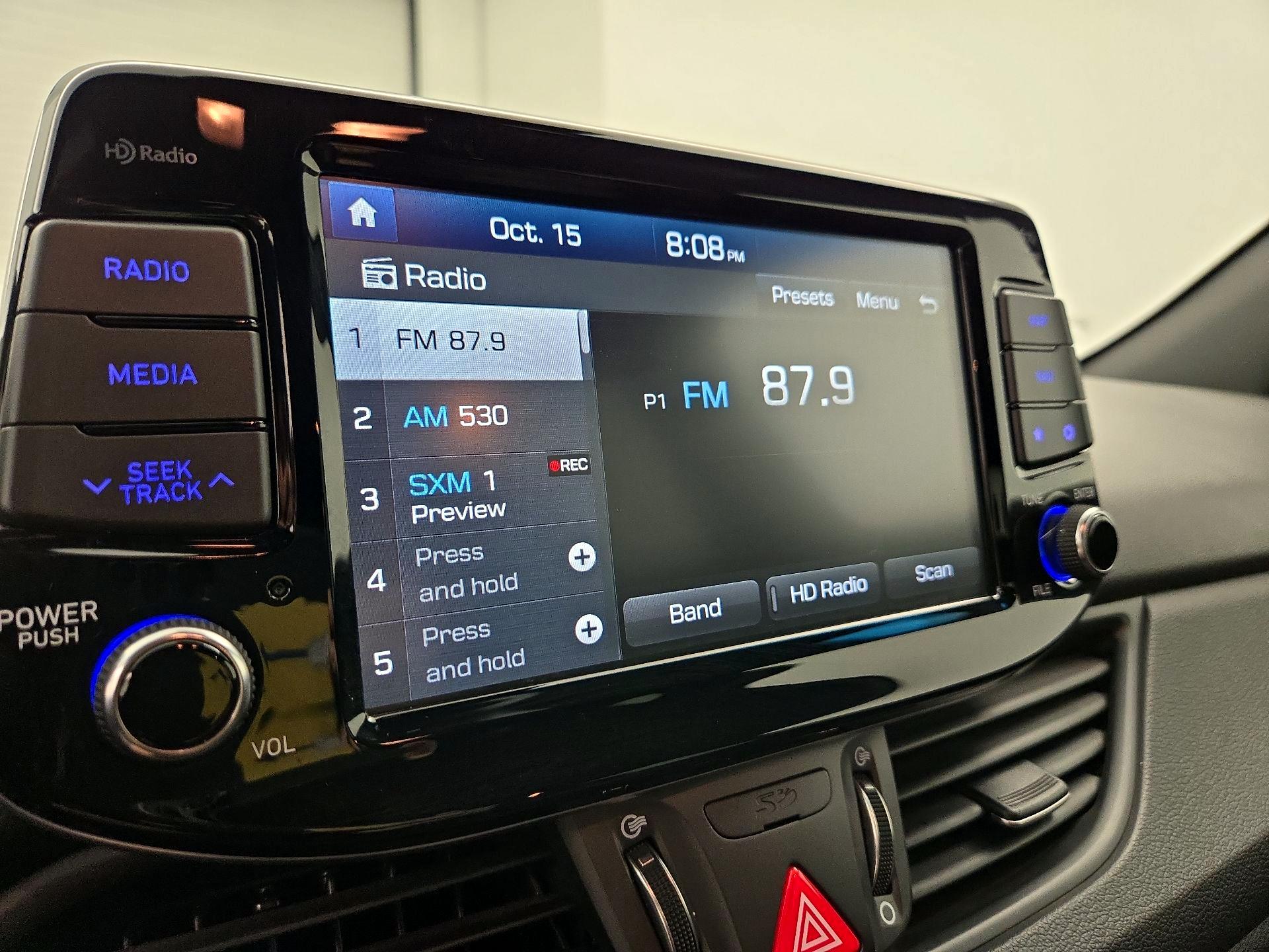 Thumbnail: 2018 Hyundai Elantra - 16