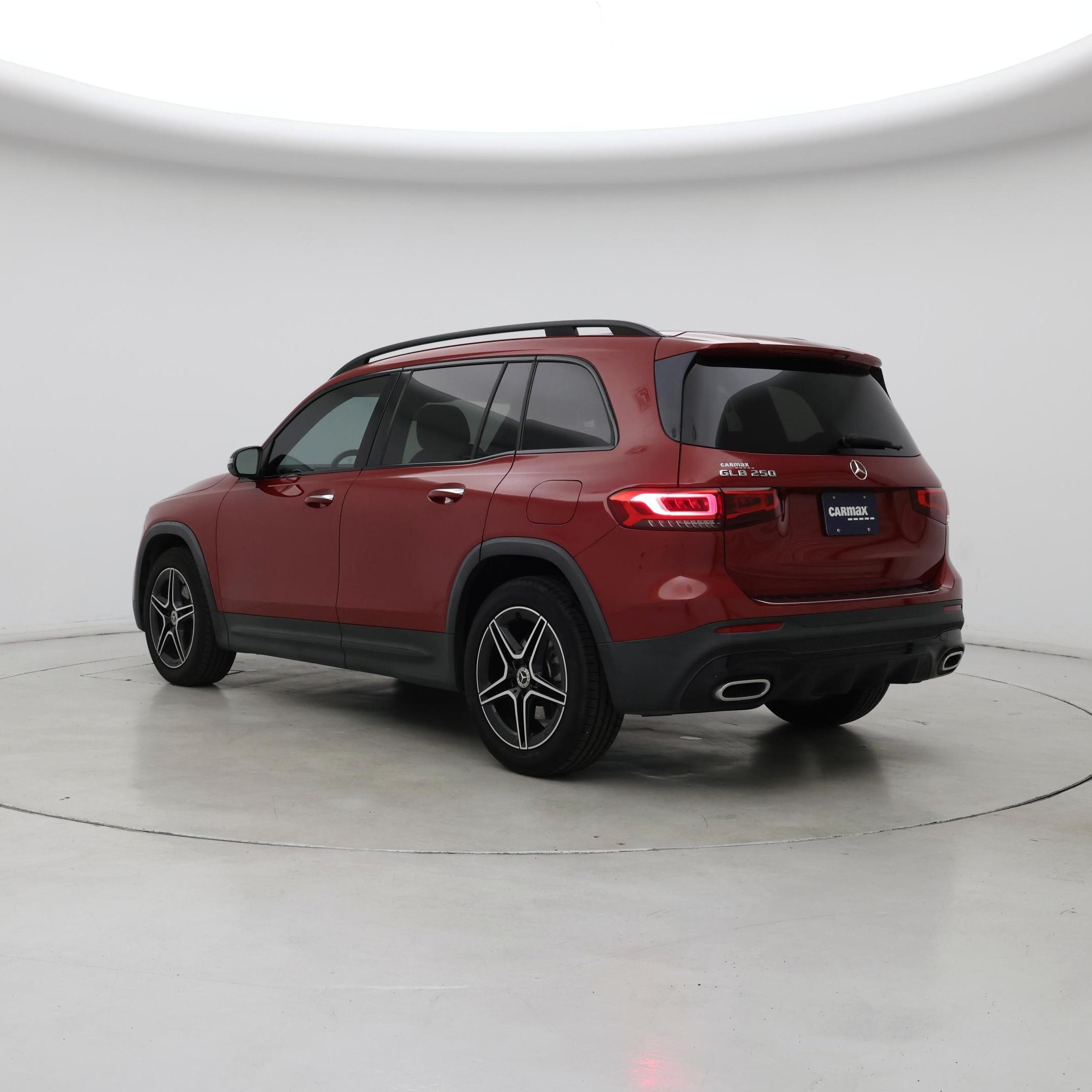 Thumbnail: 2020 Mercedes-Benz GLB - 2