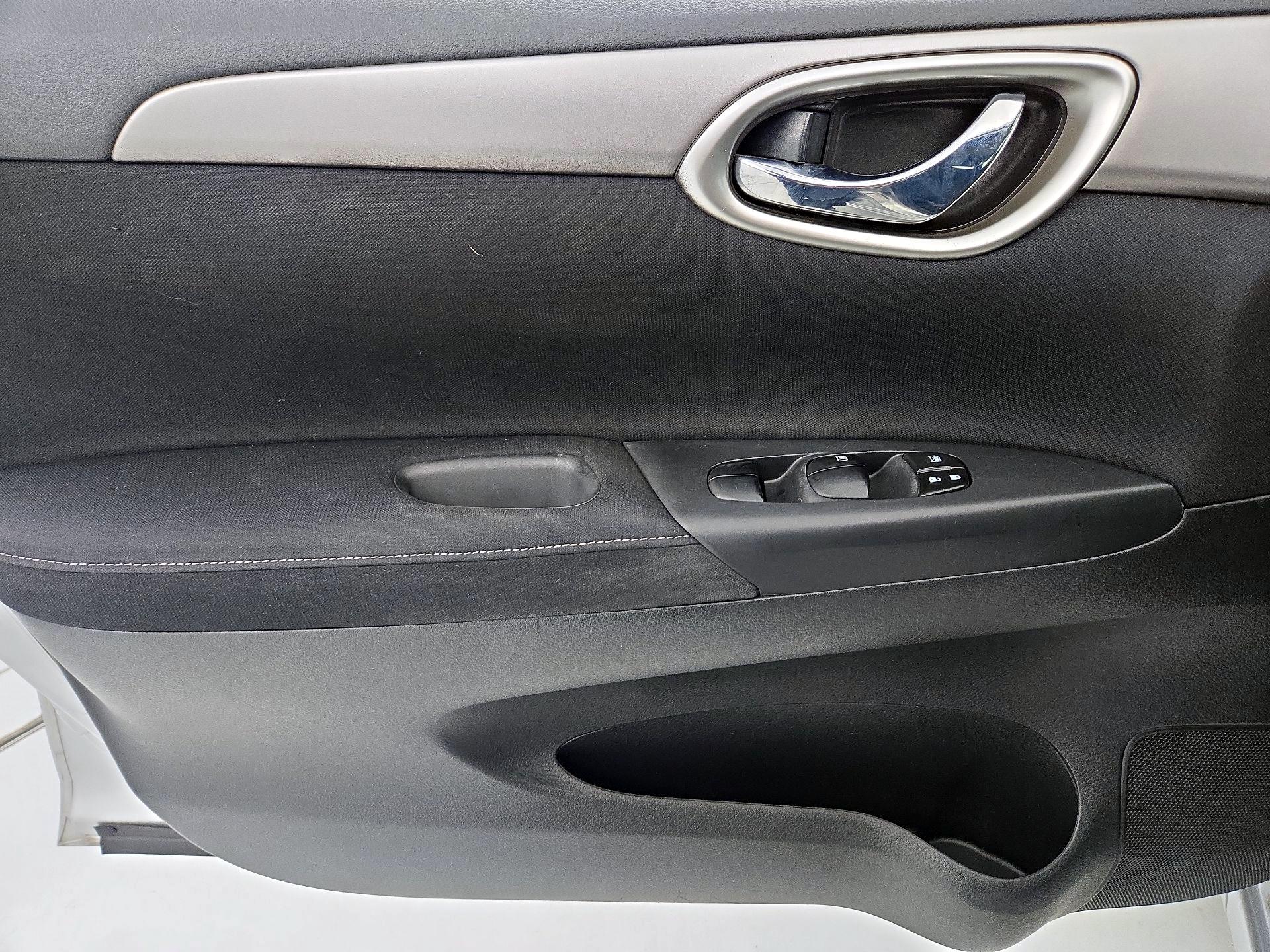 Thumbnail: 2014 Nissan Sentra - 12