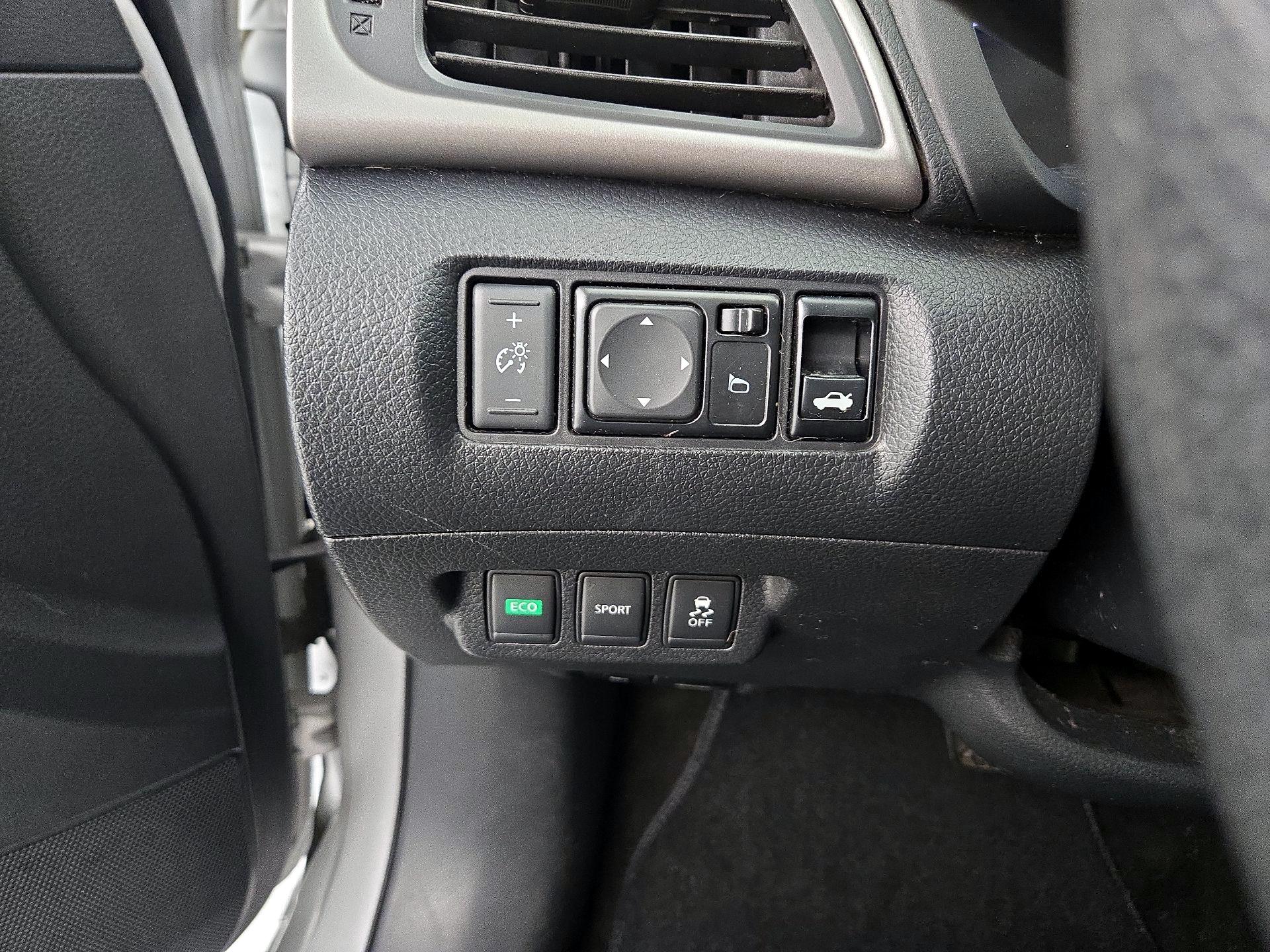 Thumbnail: 2014 Nissan Sentra - 13