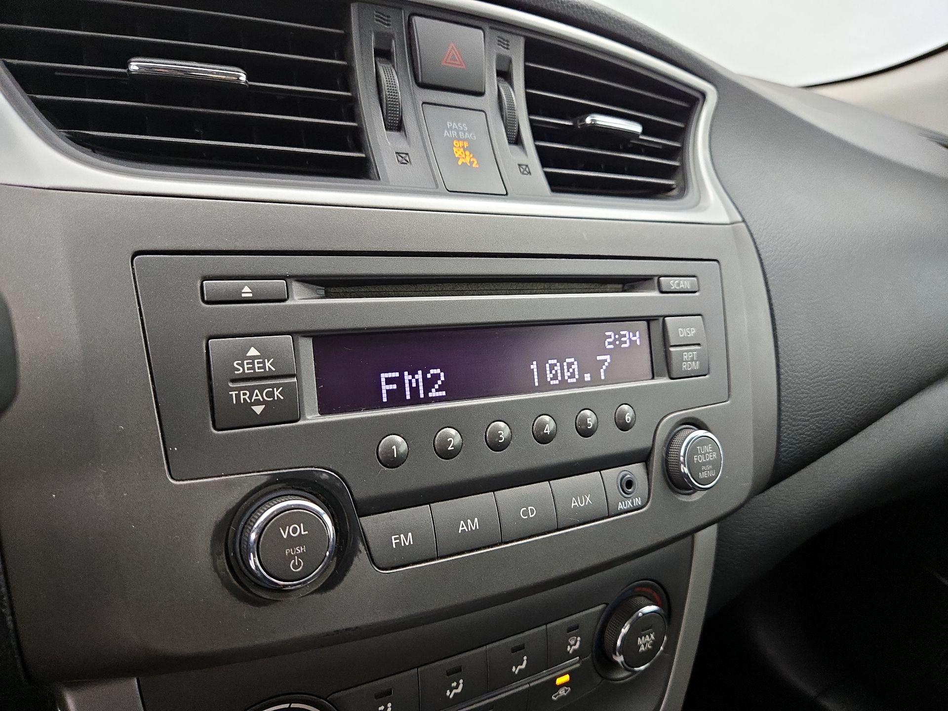 Thumbnail: 2014 Nissan Sentra - 14