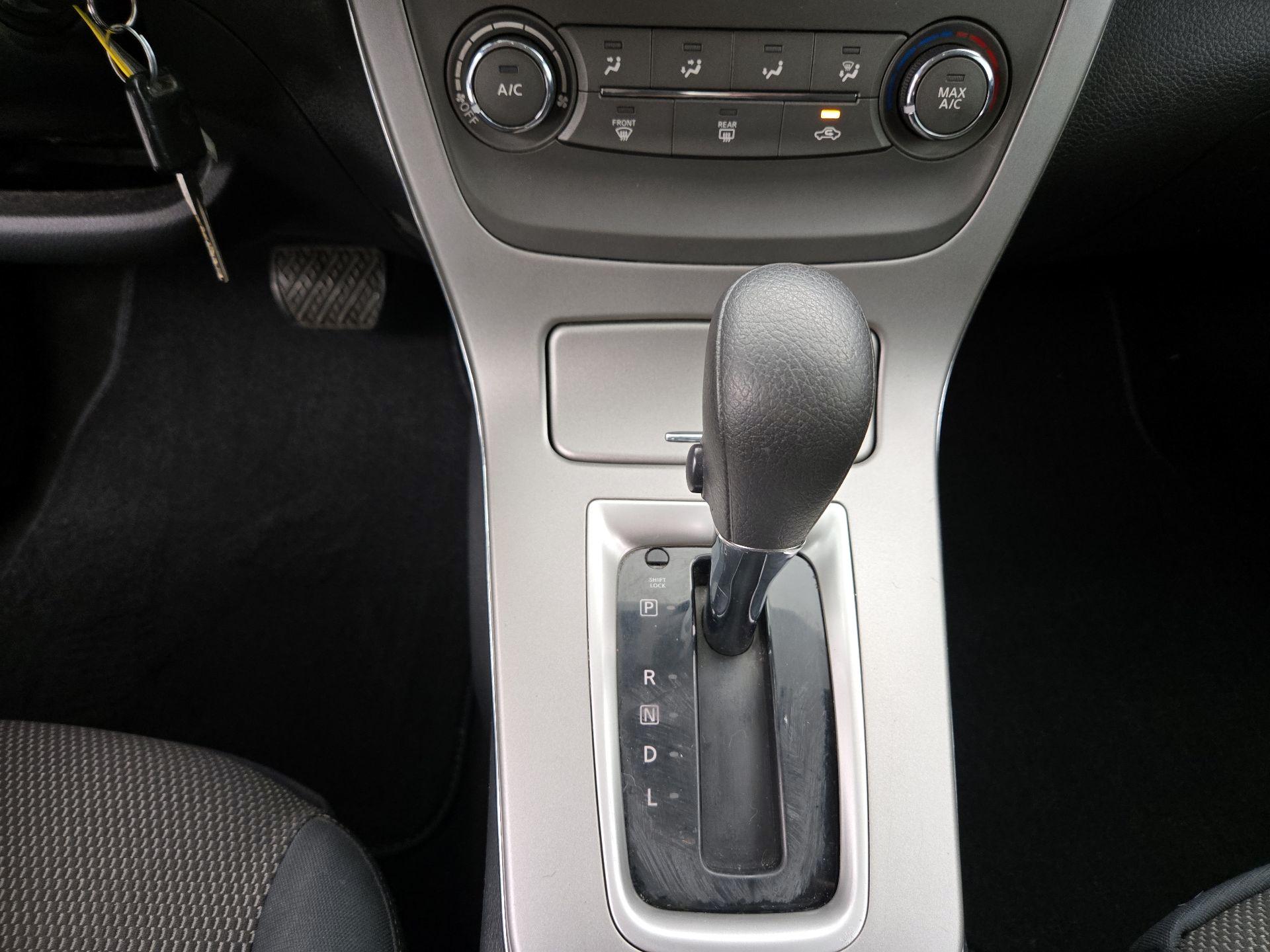 Thumbnail: 2014 Nissan Sentra - 16