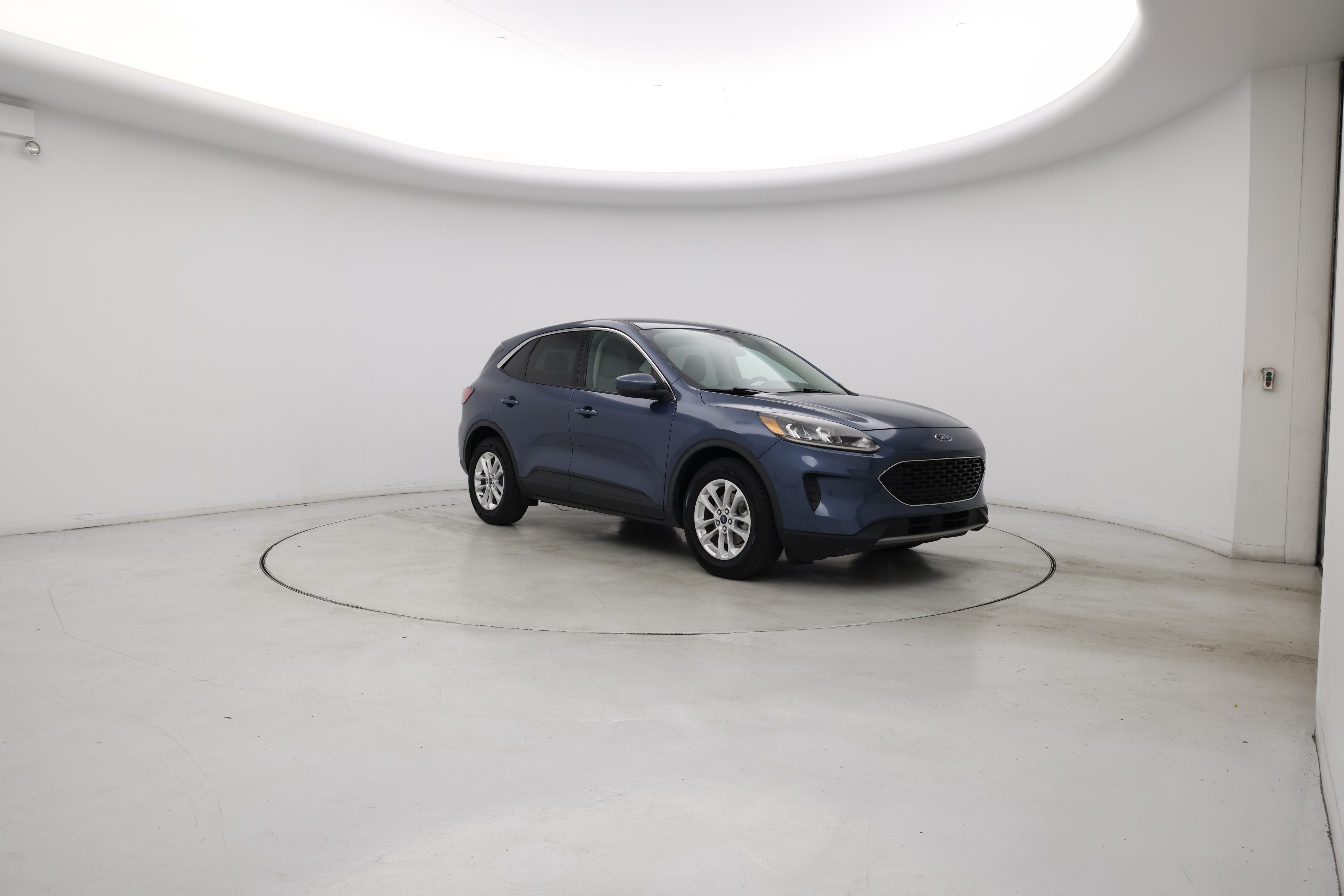 Thumbnail: 2020 Ford Escape - 1