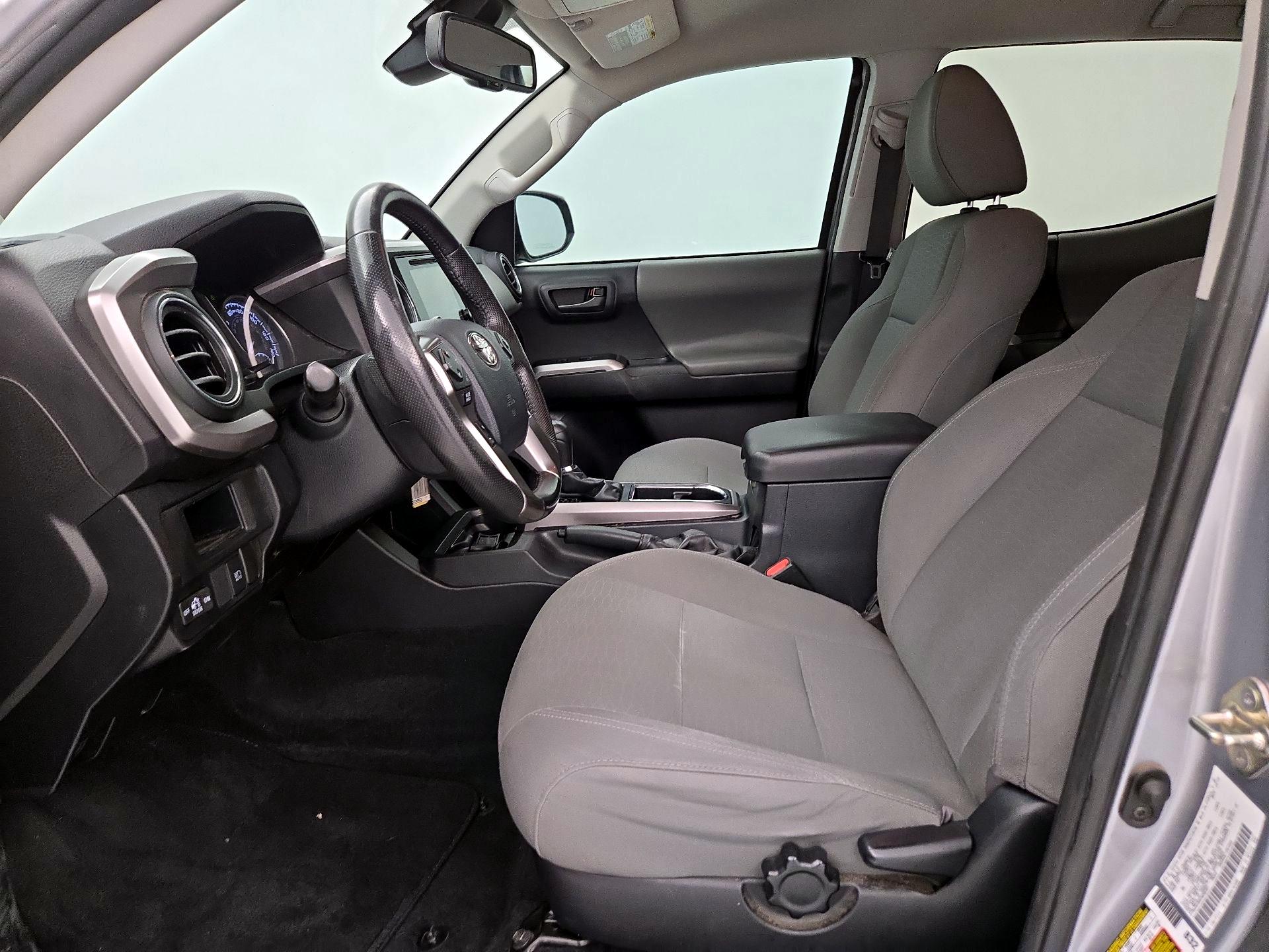 Thumbnail: 2019 Toyota Tacoma - 11