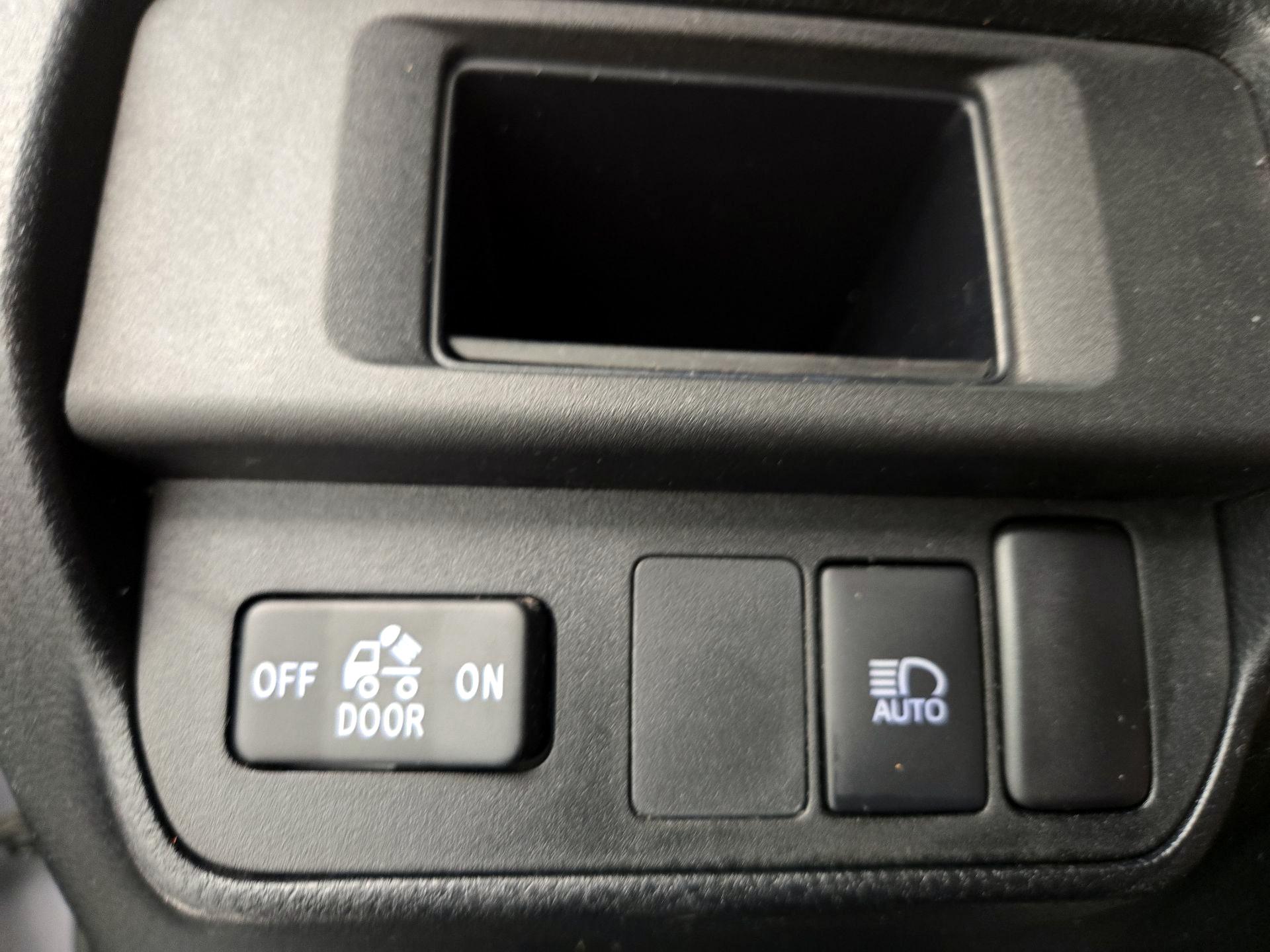 Thumbnail: 2019 Toyota Tacoma - 13