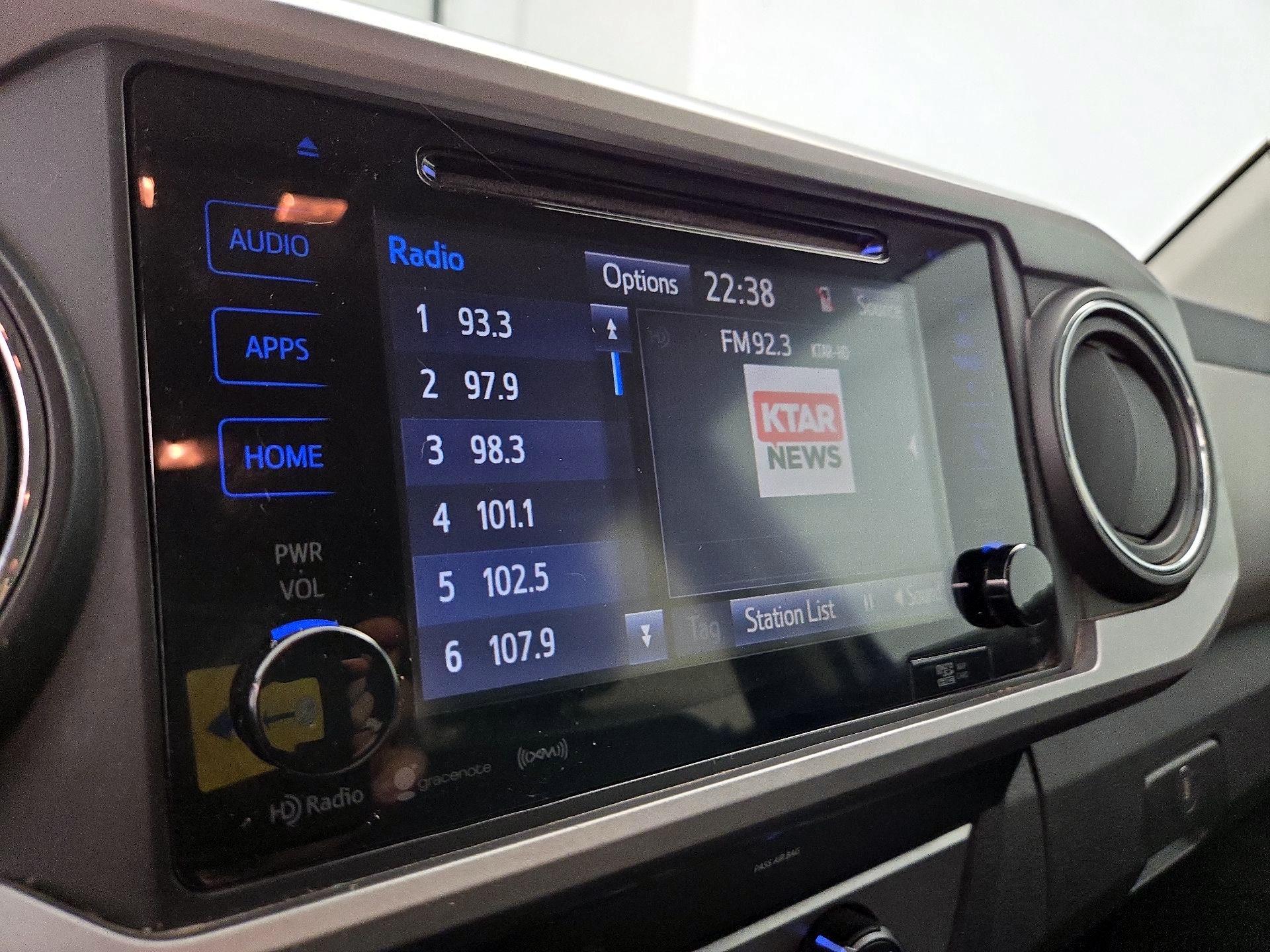 Thumbnail: 2019 Toyota Tacoma - 15