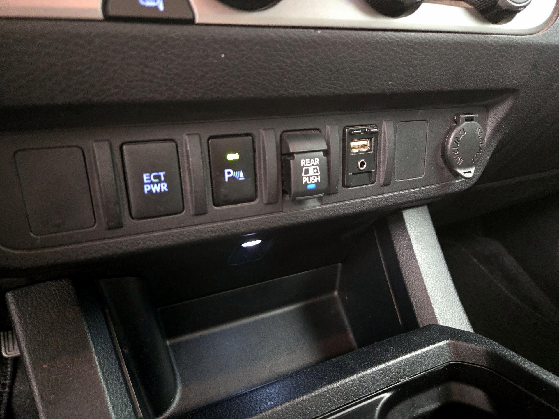 Thumbnail: 2019 Toyota Tacoma - 18