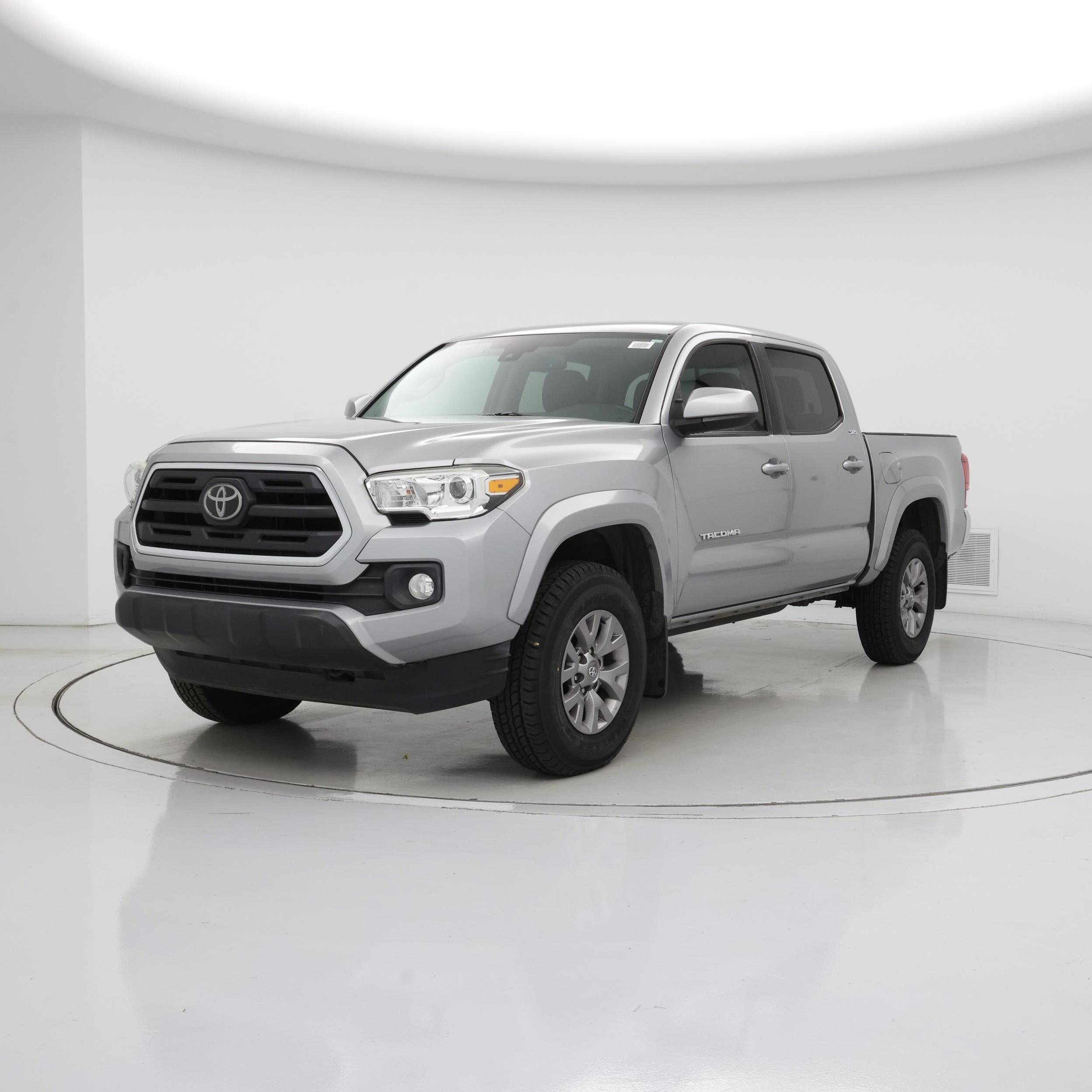 Thumbnail: 2019 Toyota Tacoma - 4