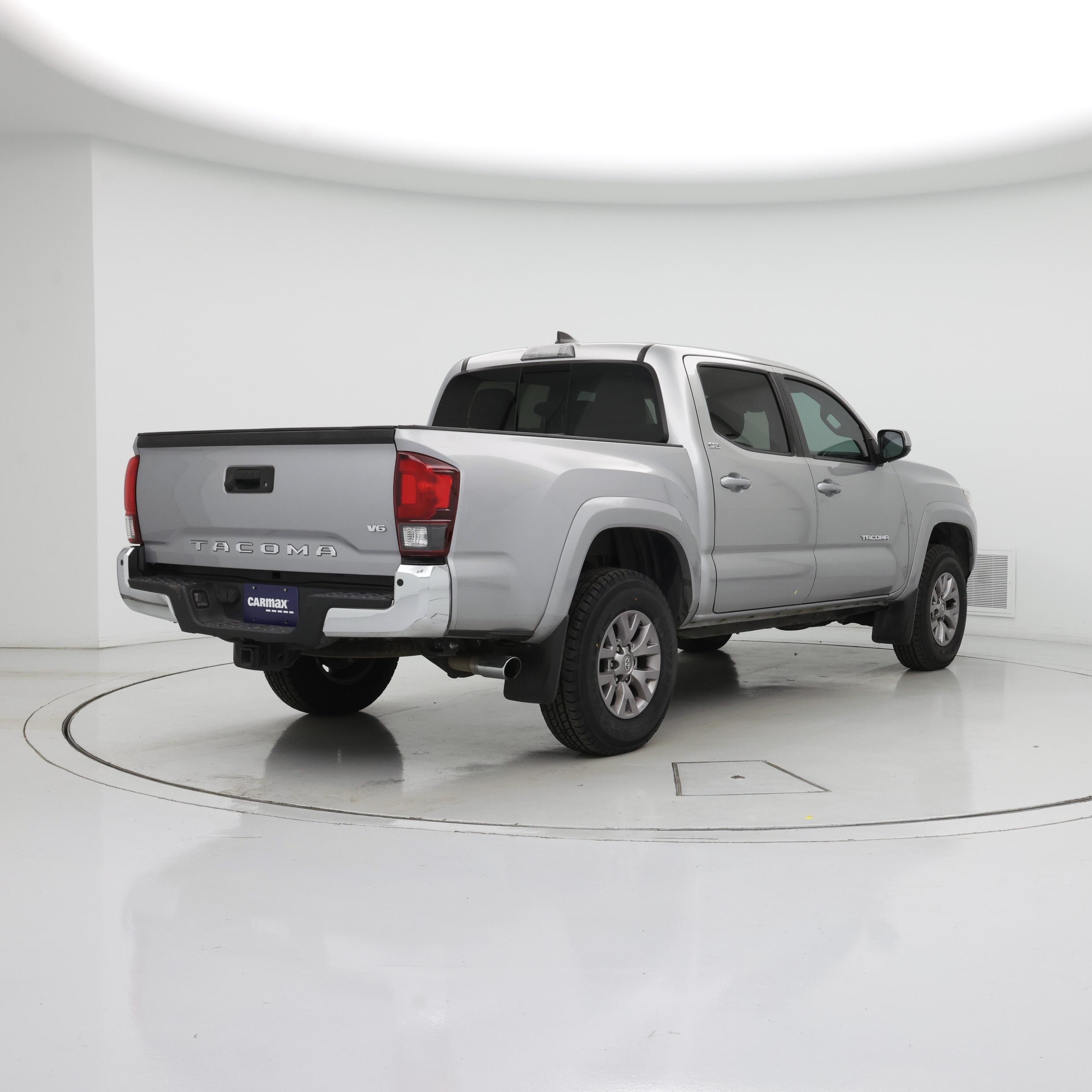 Thumbnail: 2019 Toyota Tacoma - 8