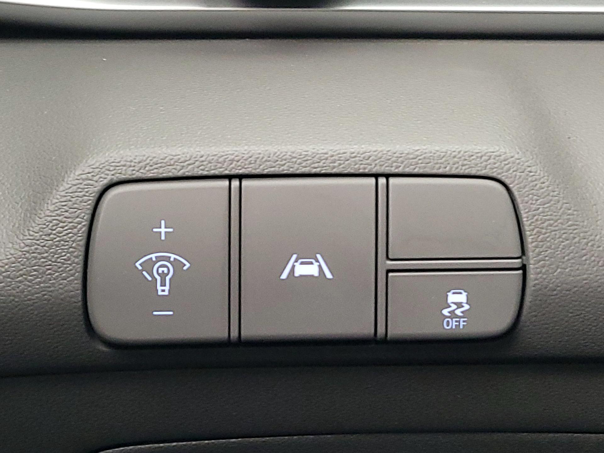 Thumbnail: 2023 Hyundai Elantra - 13