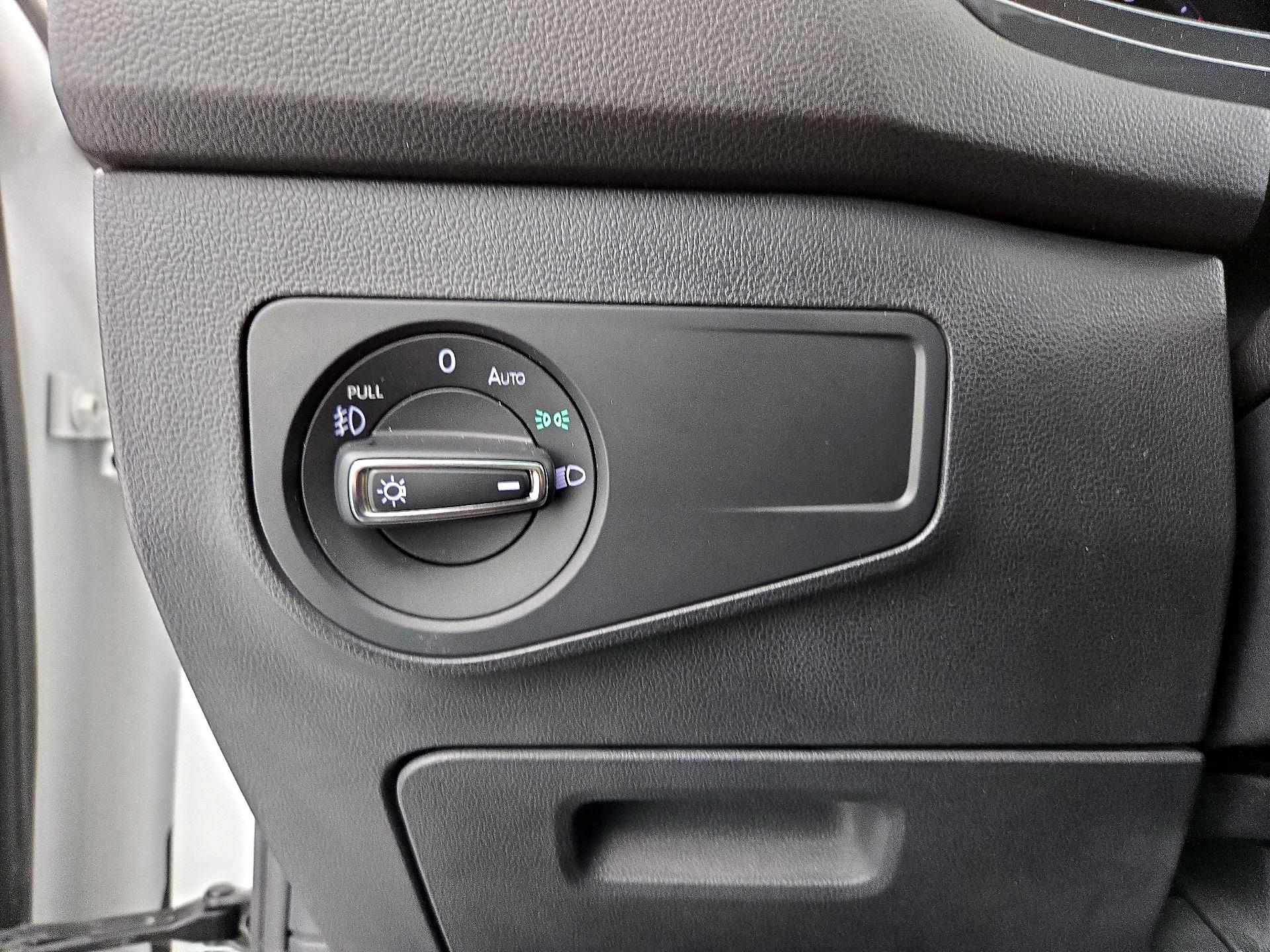 Thumbnail: 2019 Volkswagen Tiguan - 13