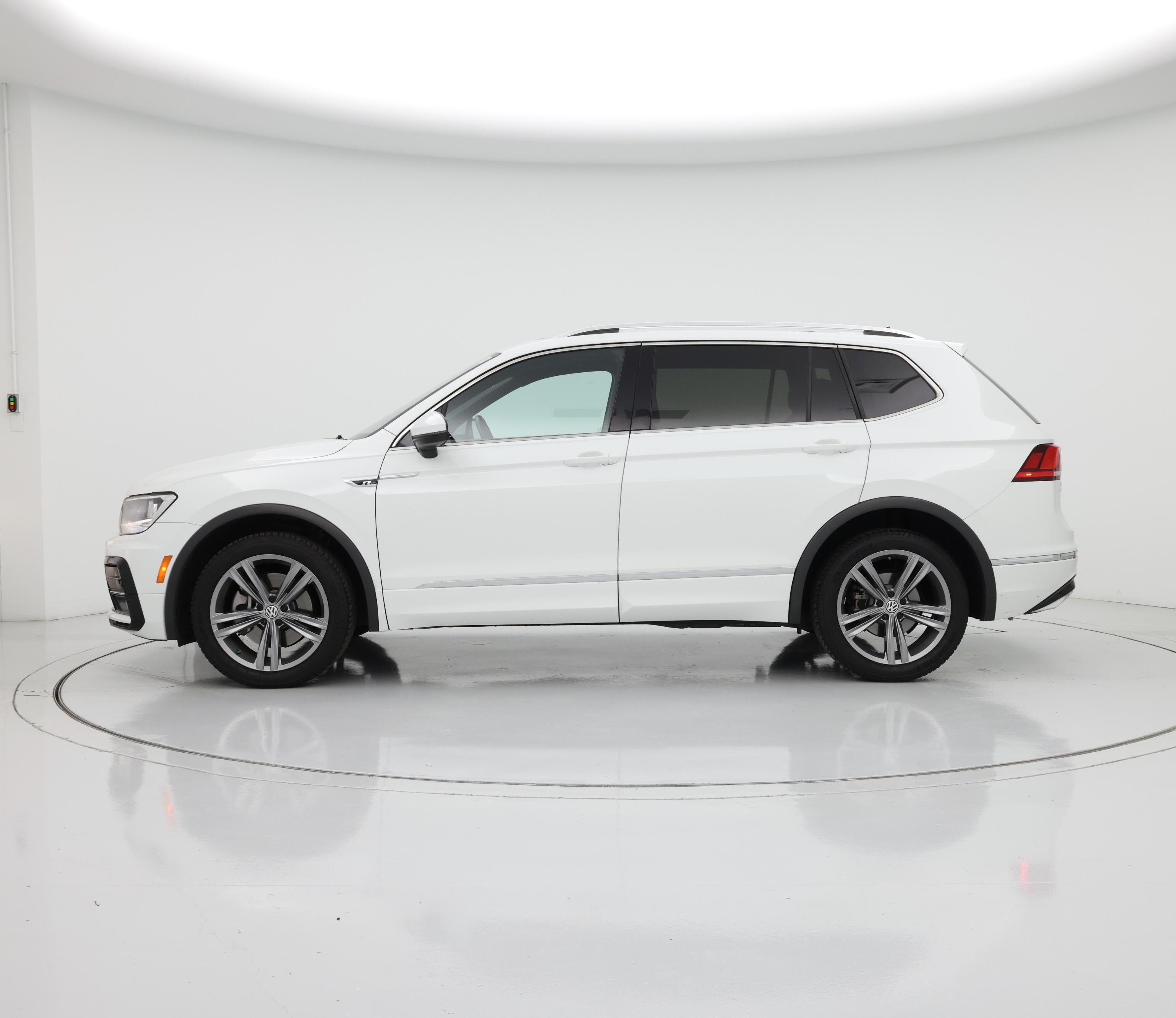 Thumbnail: 2019 Volkswagen Tiguan - 3