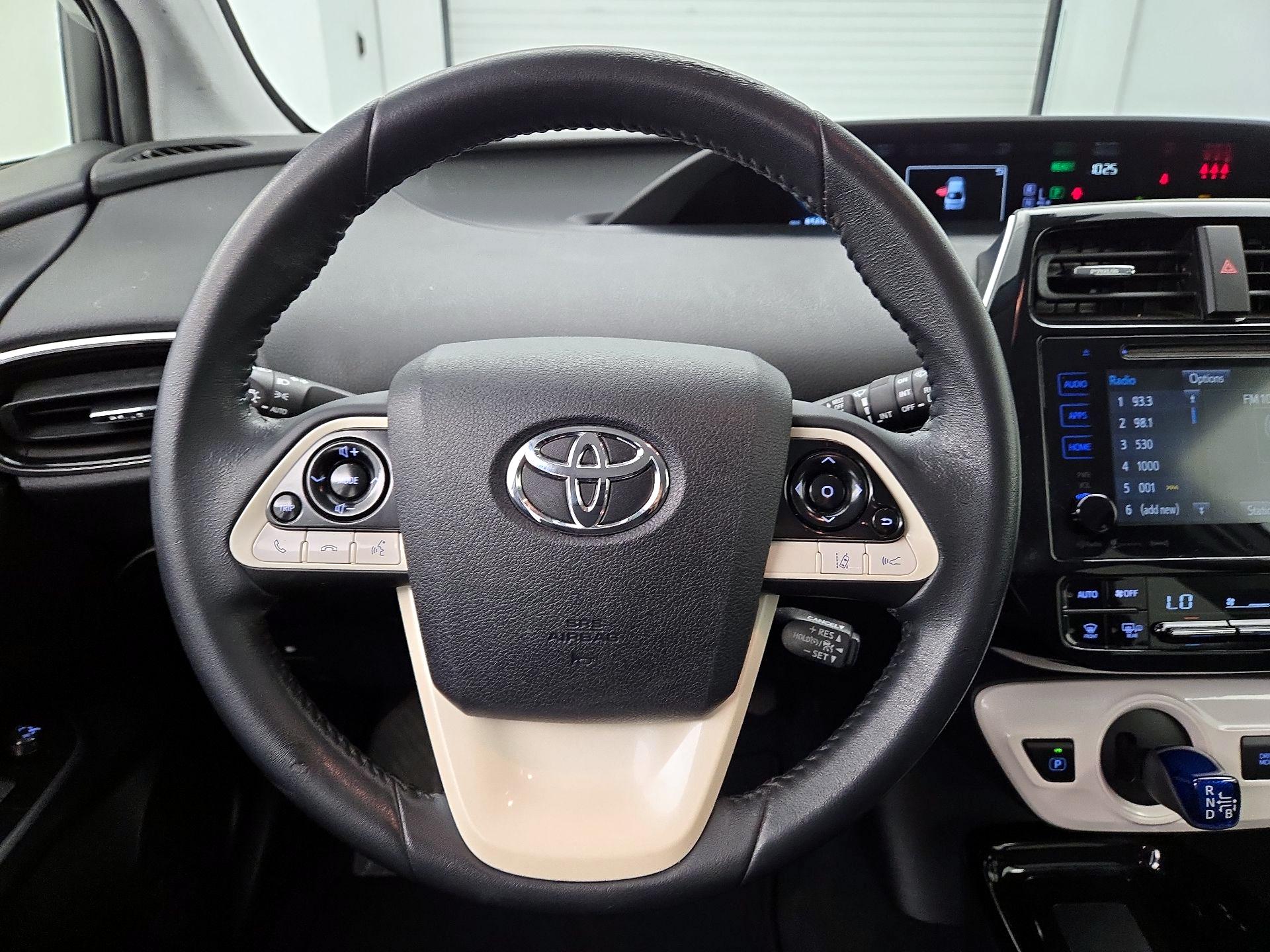 Thumbnail: 2017 Toyota Prius - 10
