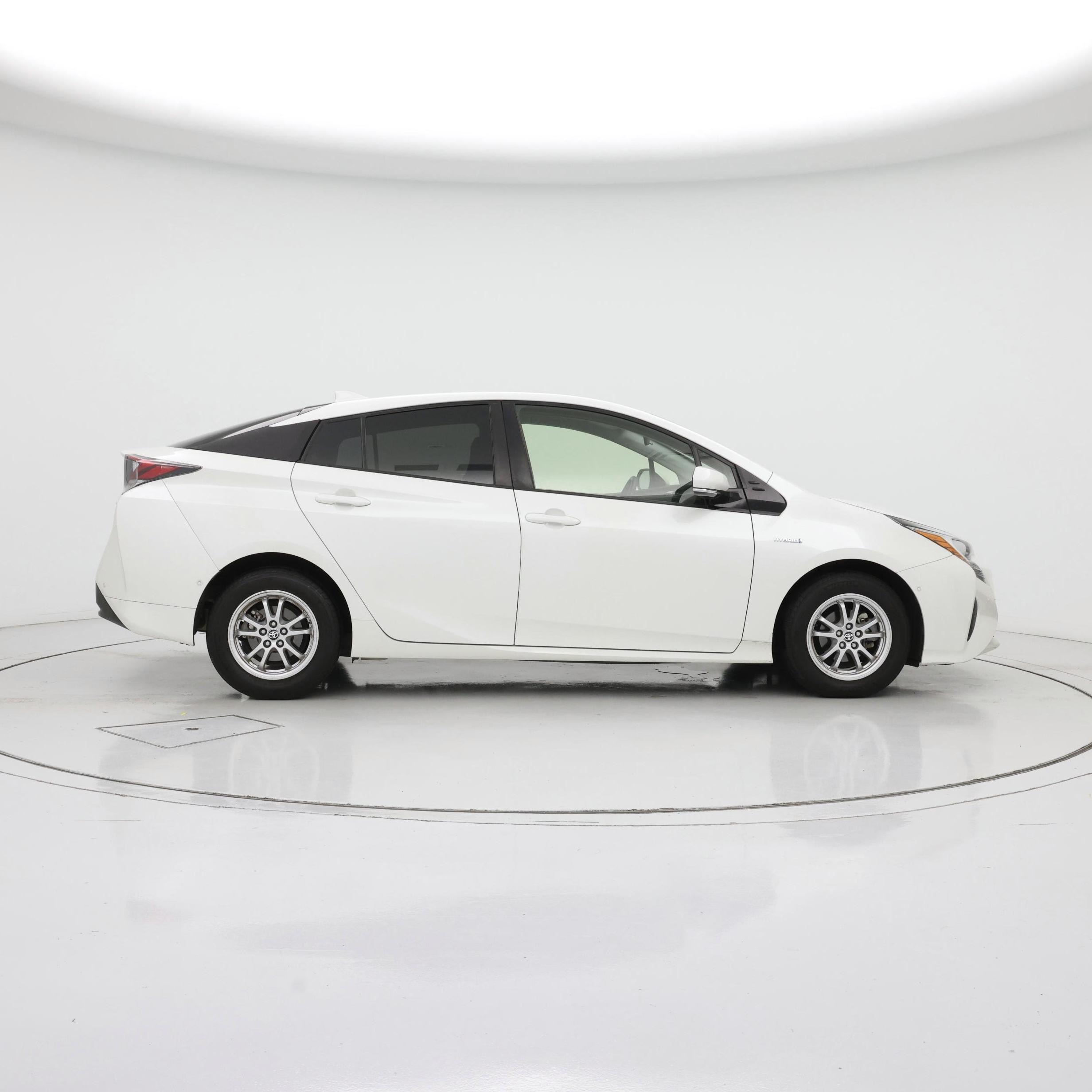 Thumbnail: 2017 Toyota Prius - 7