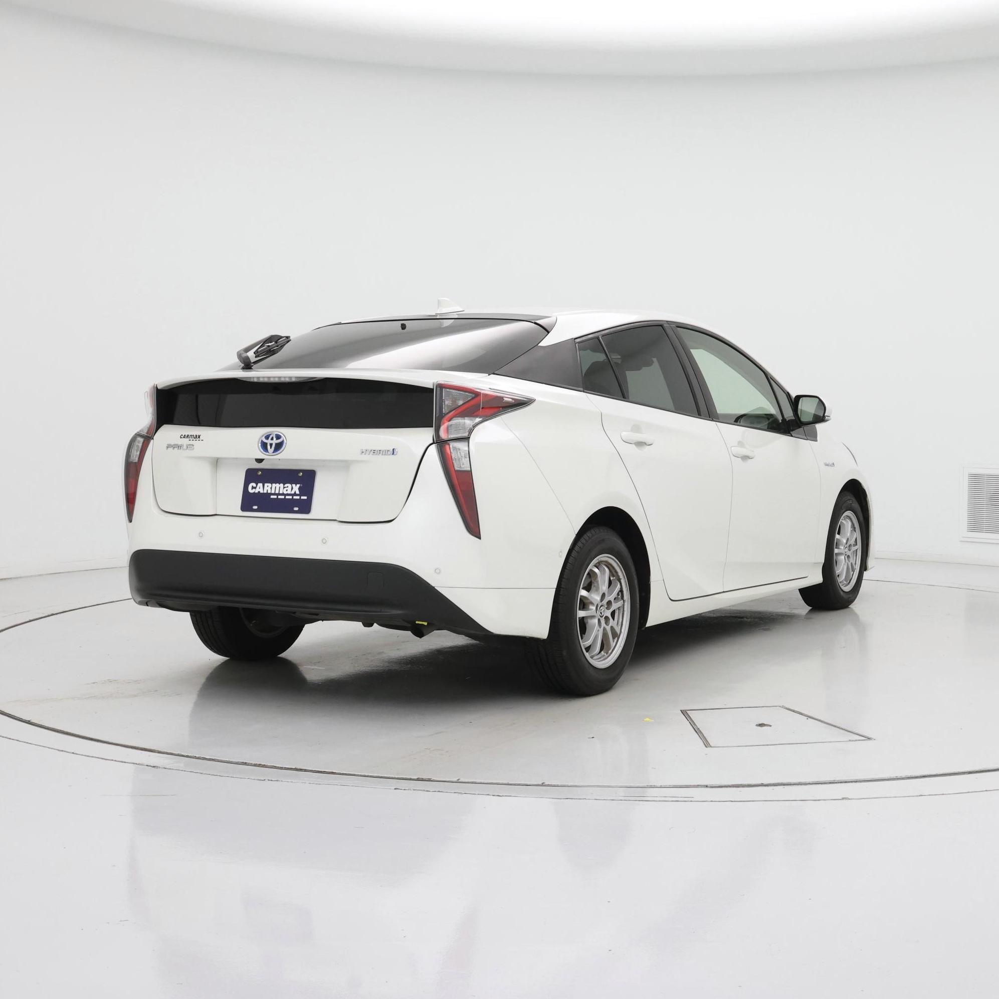Thumbnail: 2017 Toyota Prius - 8