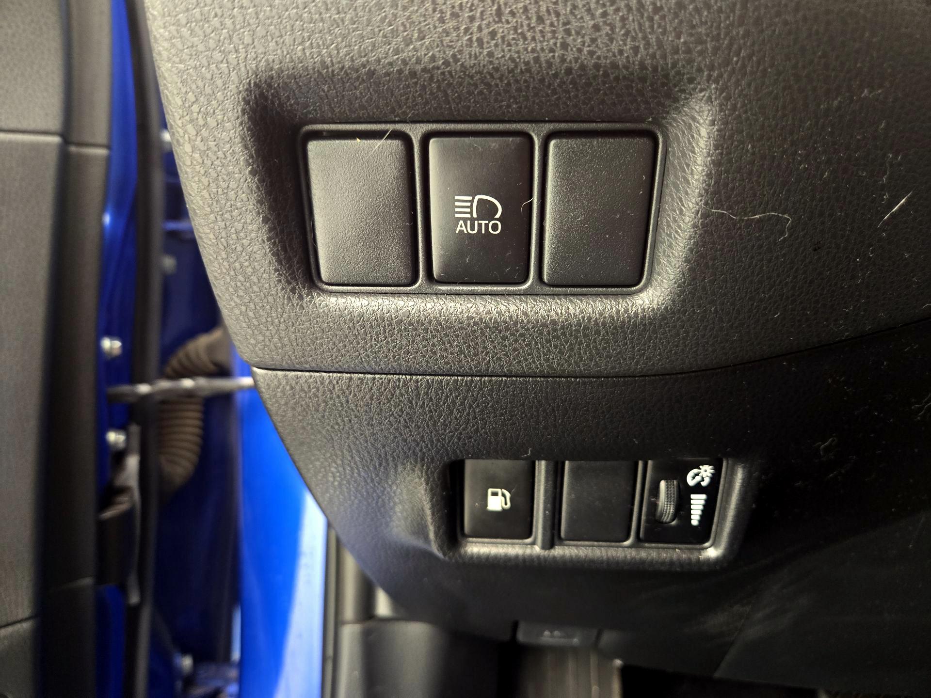 Thumbnail: 2020 Toyota C-HR - 13