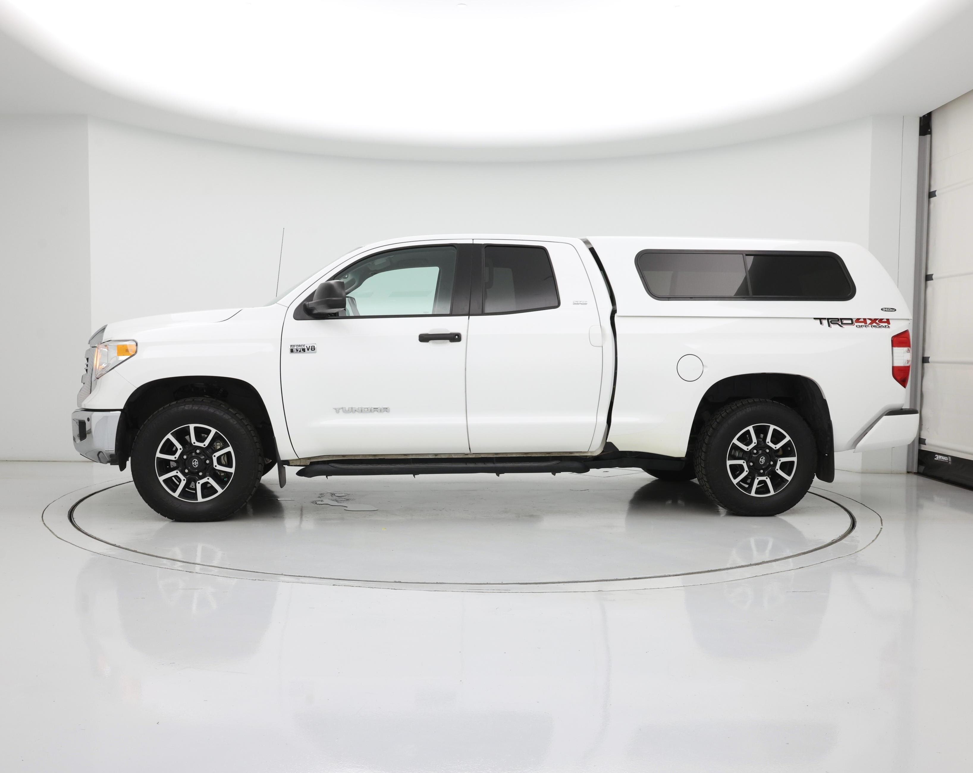 Thumbnail: 2017 Toyota Tundra - 3