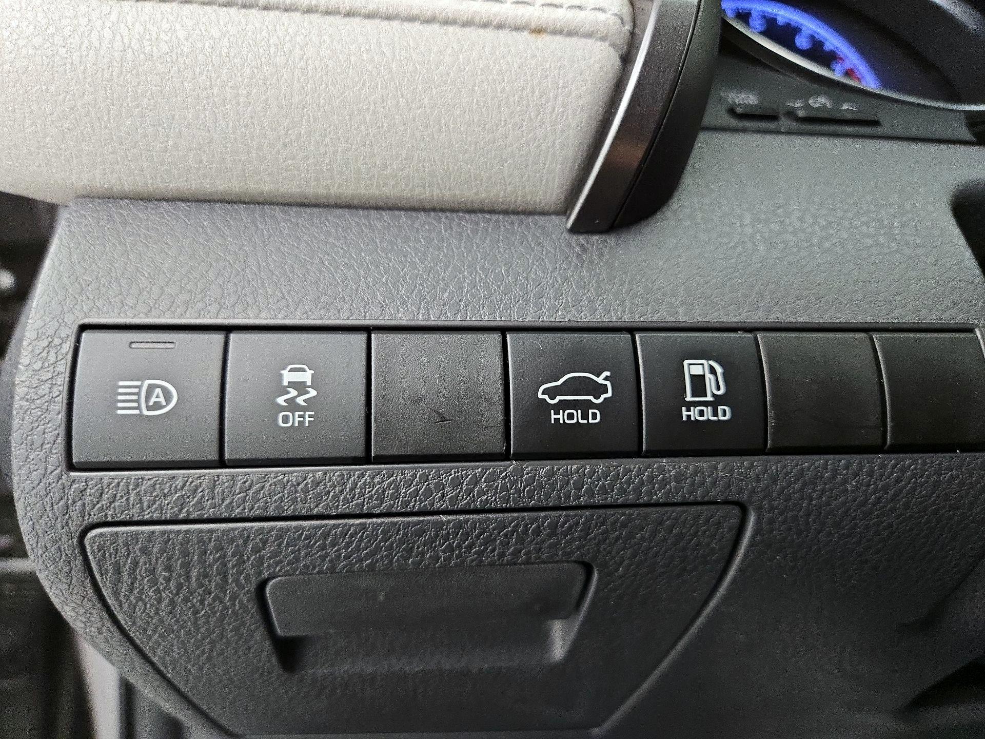 Thumbnail: 2019 Toyota Camry - 13