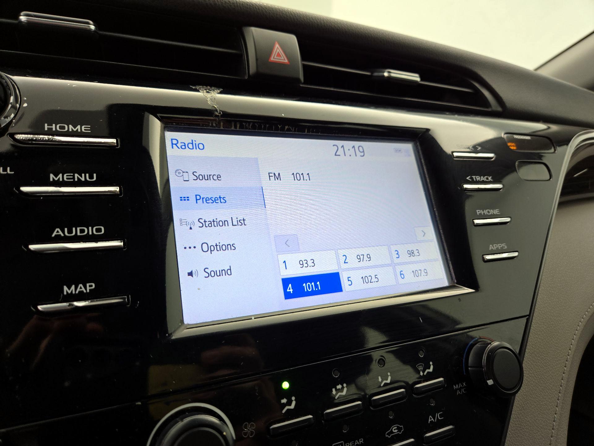 Thumbnail: 2019 Toyota Camry - 15