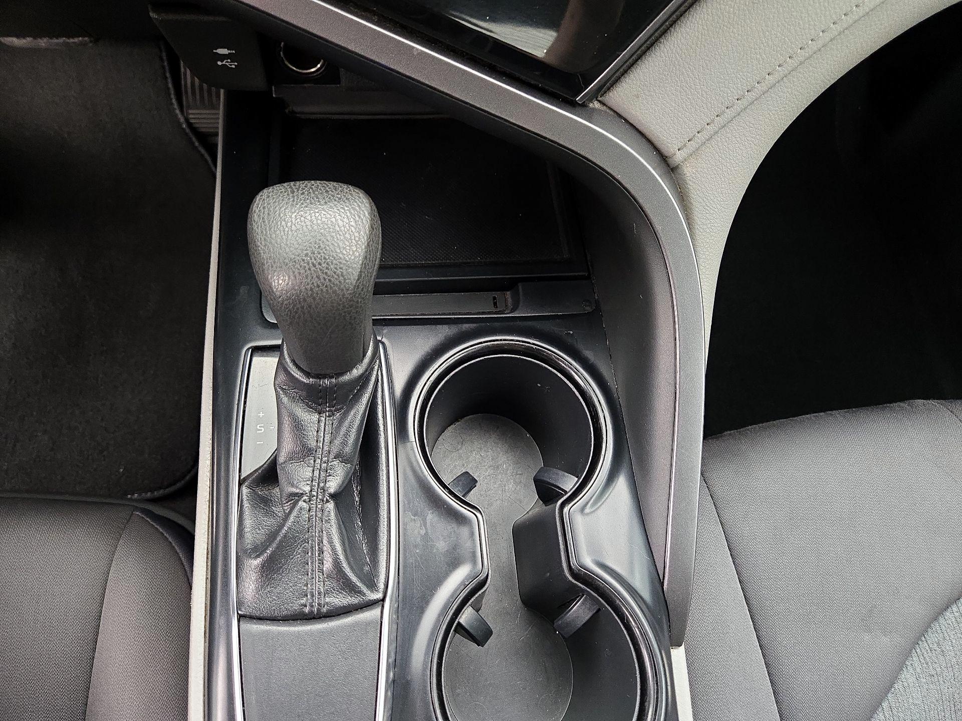 Thumbnail: 2019 Toyota Camry - 17