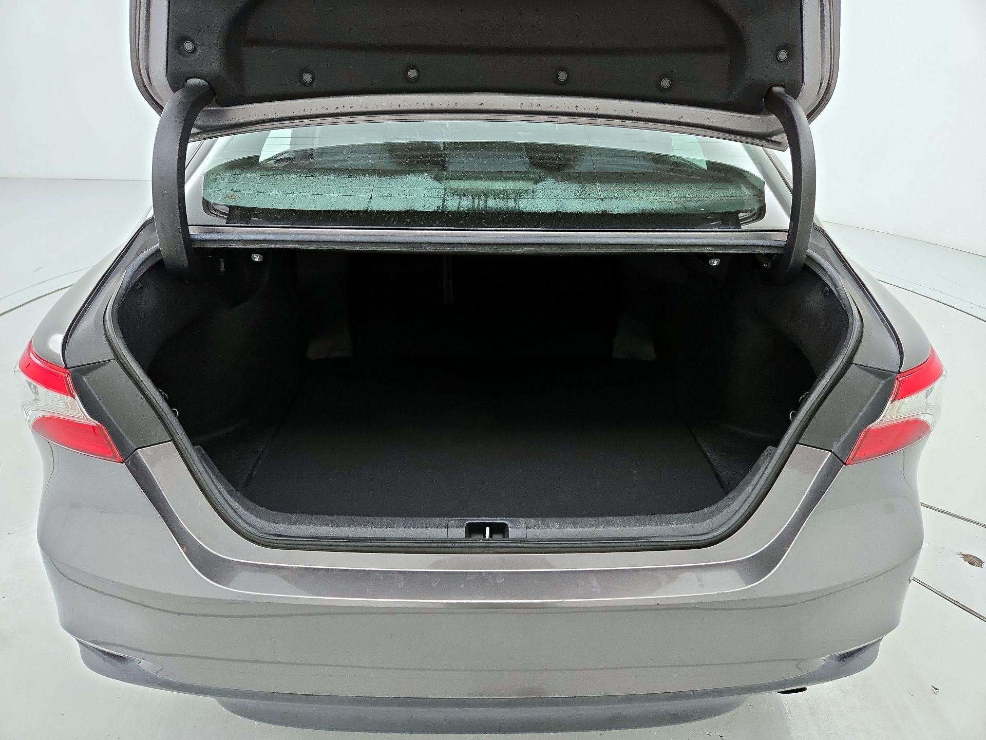 Thumbnail: 2019 Toyota Camry - 20