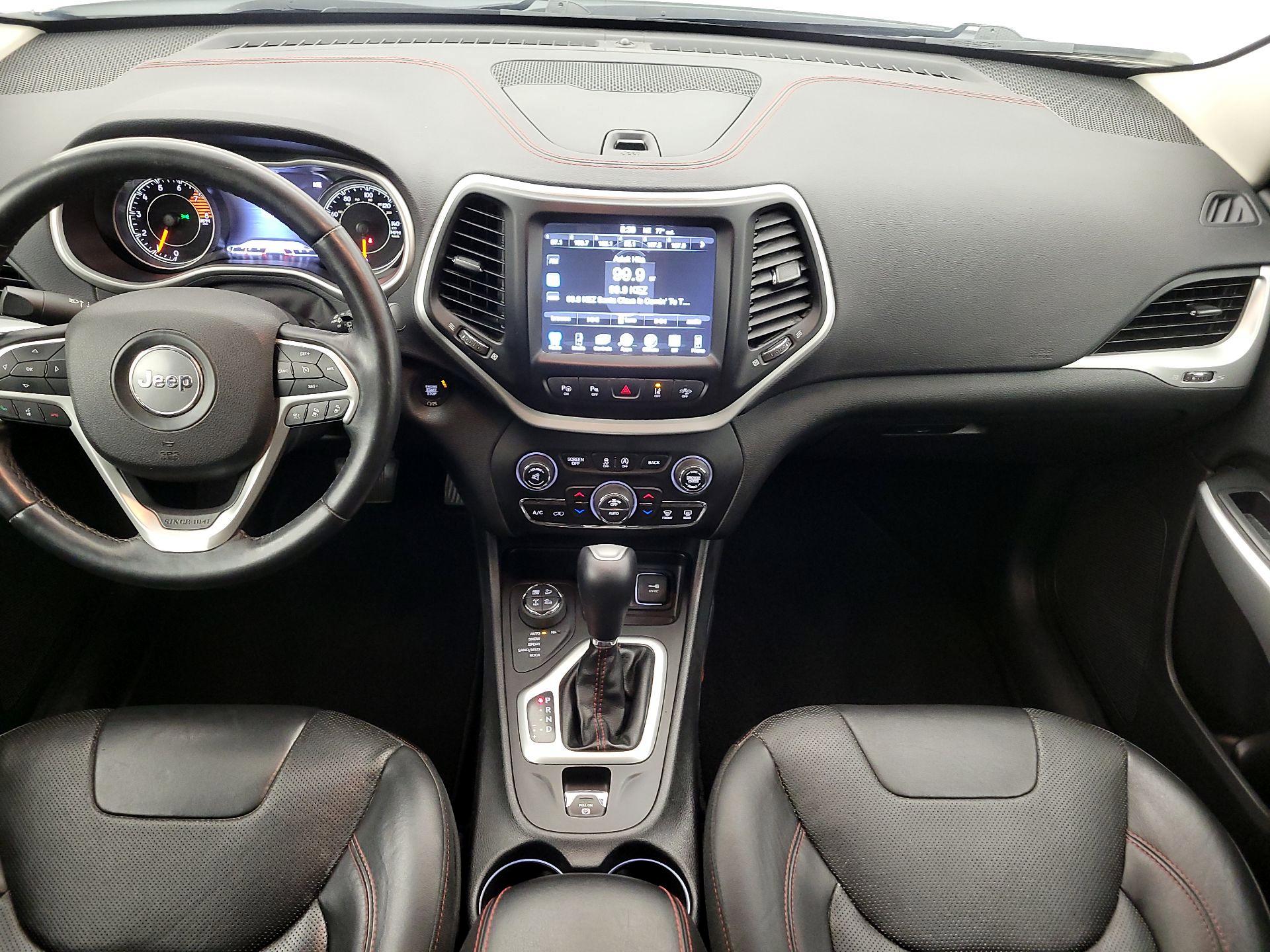 Thumbnail: 2018 Jeep Cherokee - 9