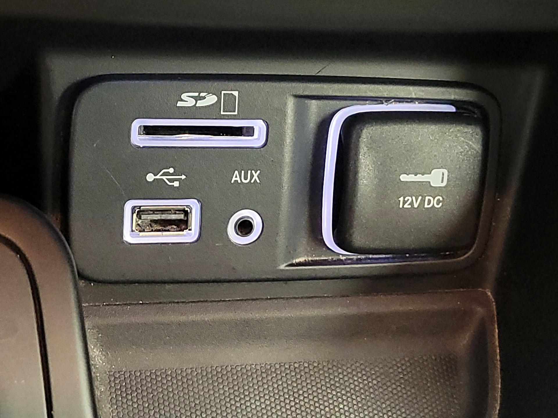 Thumbnail: 2018 Jeep Cherokee - 18