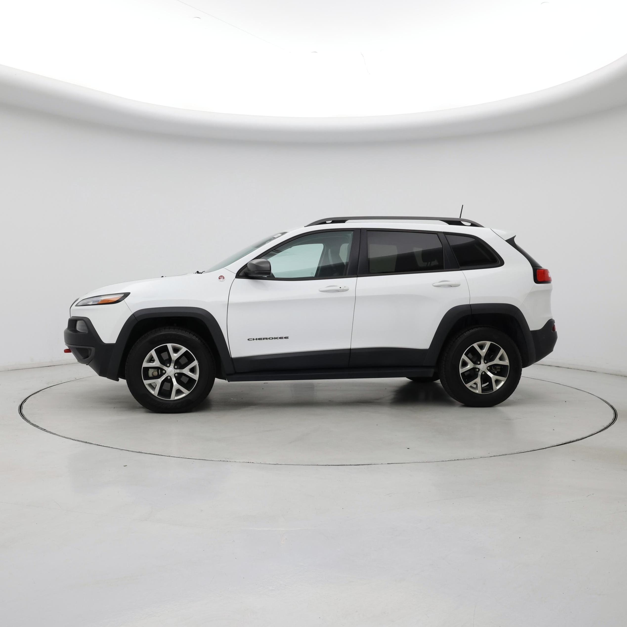 Thumbnail: 2018 Jeep Cherokee - 3