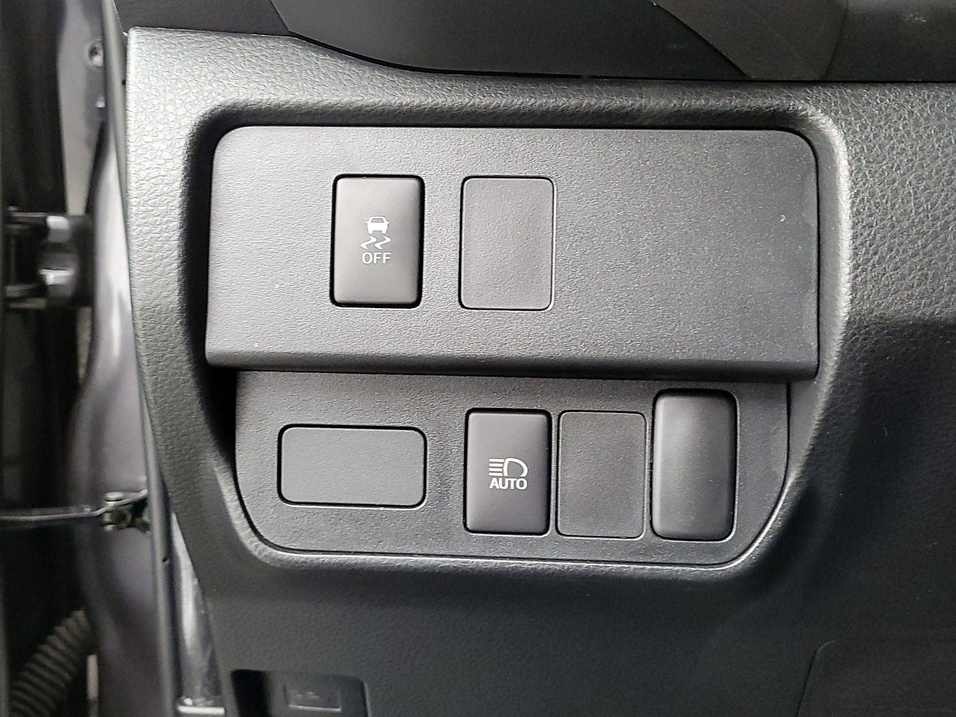 Thumbnail: 2022 Toyota Tacoma - 13