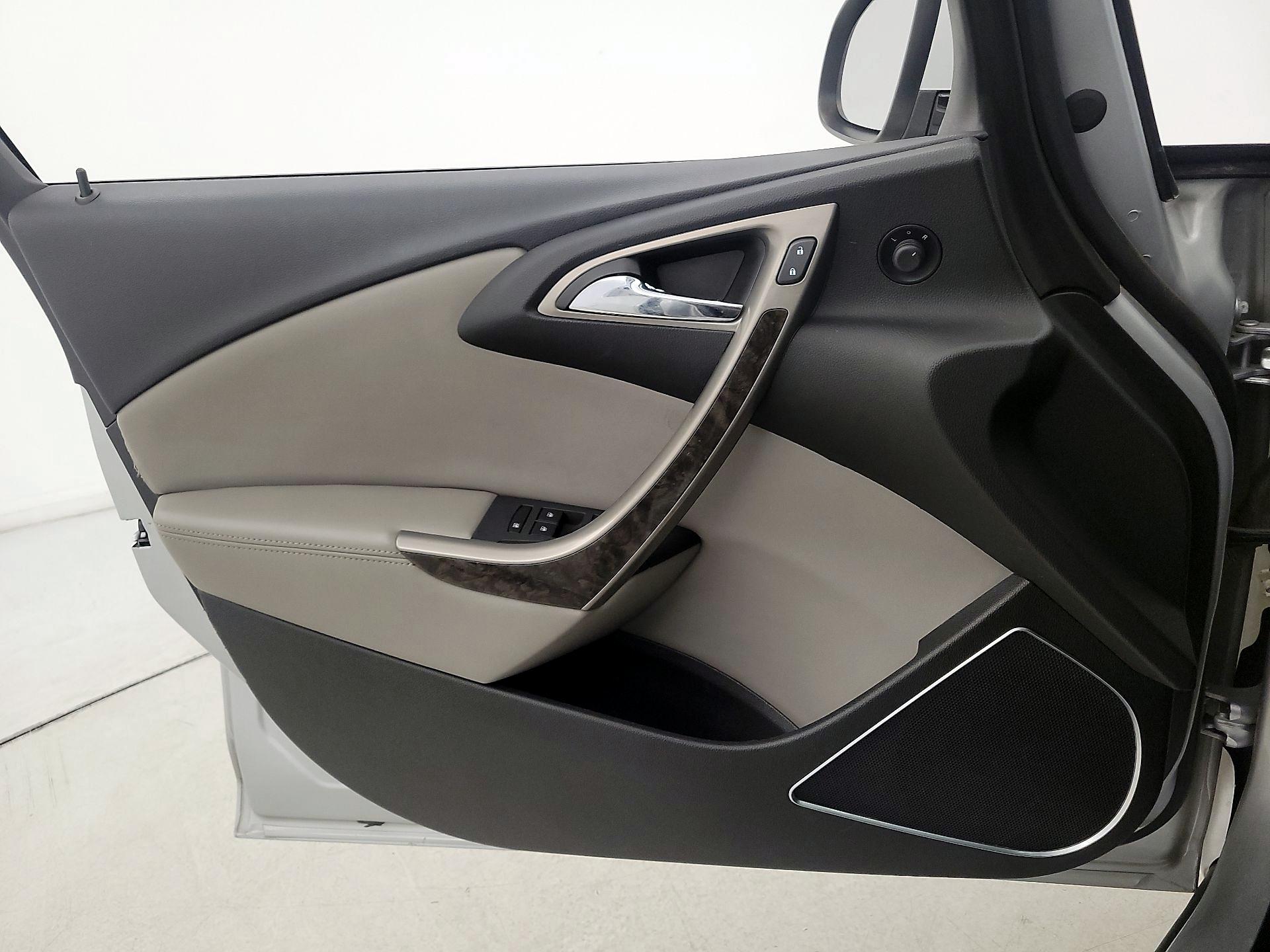 Thumbnail: 2016 Buick Verano - 12